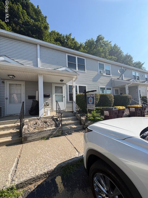 Townhouse For Sale - 30 Warsaw Avenue #APT 2<br/> Saratoga County, Mechanicville, NY 12118