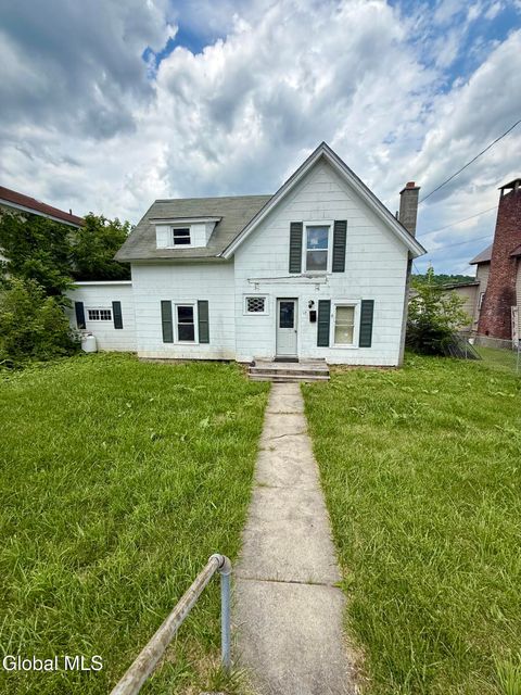 Homes For Sale - 17 Algonkin Street<br/> Essex County, Ticonderoga, NY 12883