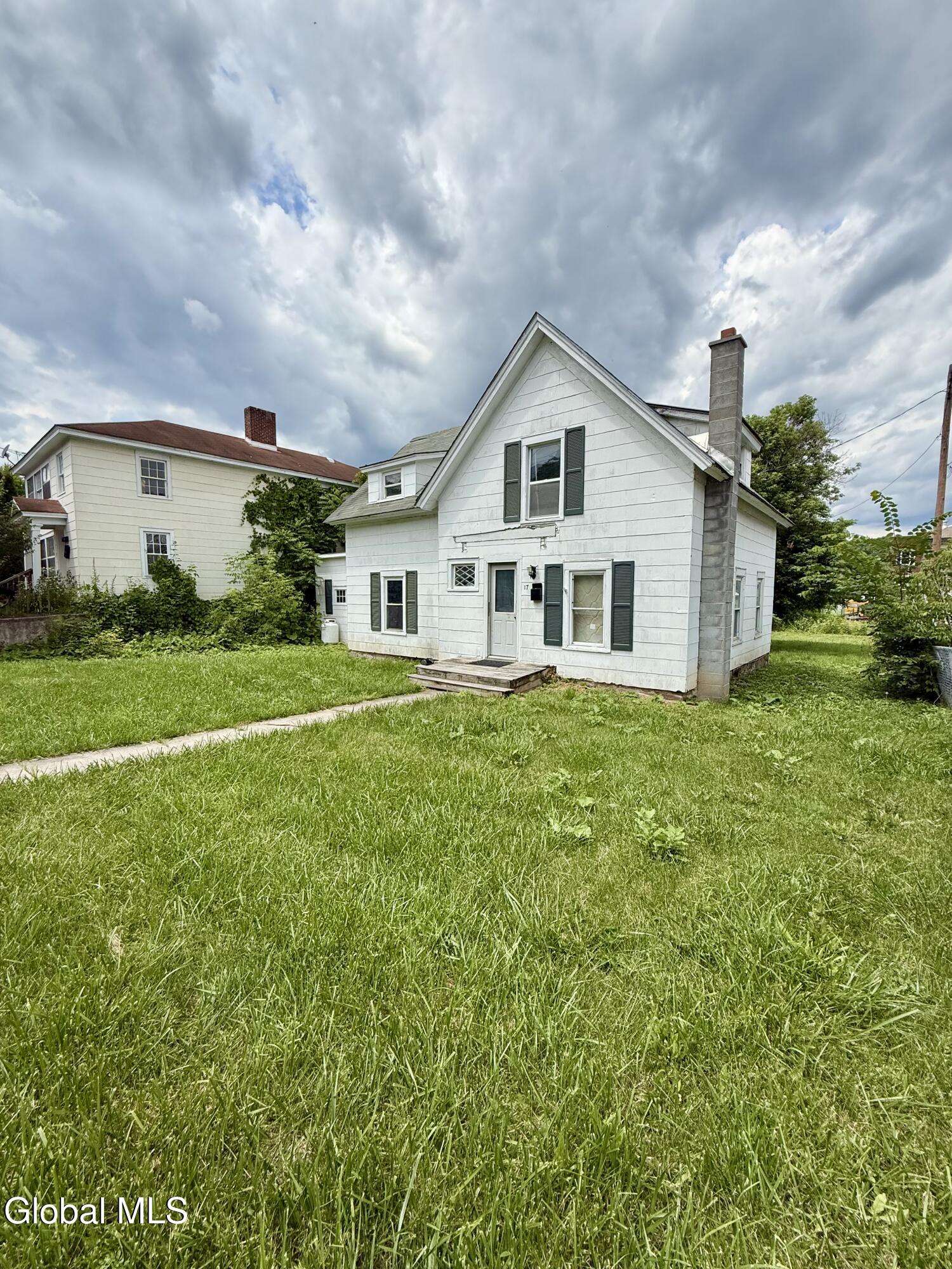 17 Algonkin Street