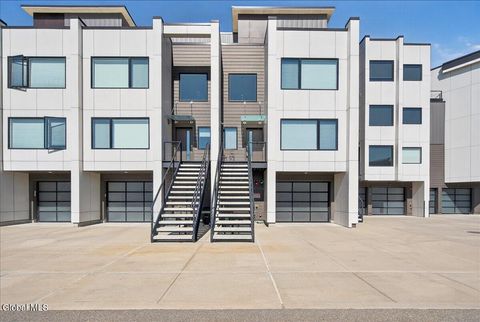 Photo of 312 Harborside Drive, Schenectady, NY 12305 (MLS # 202525685)
