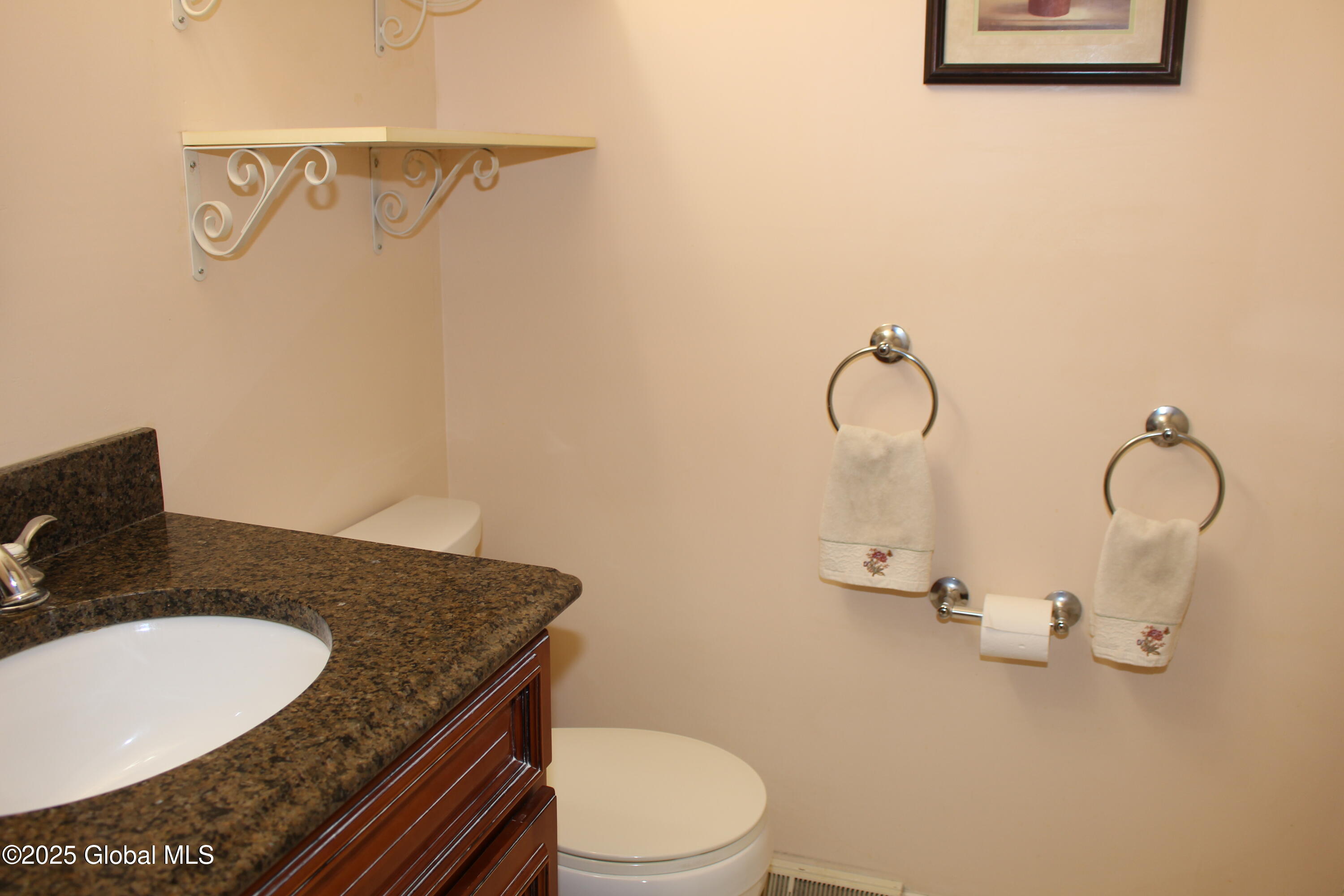 16 Huntleigh Drive, Loudonville, New York image 23