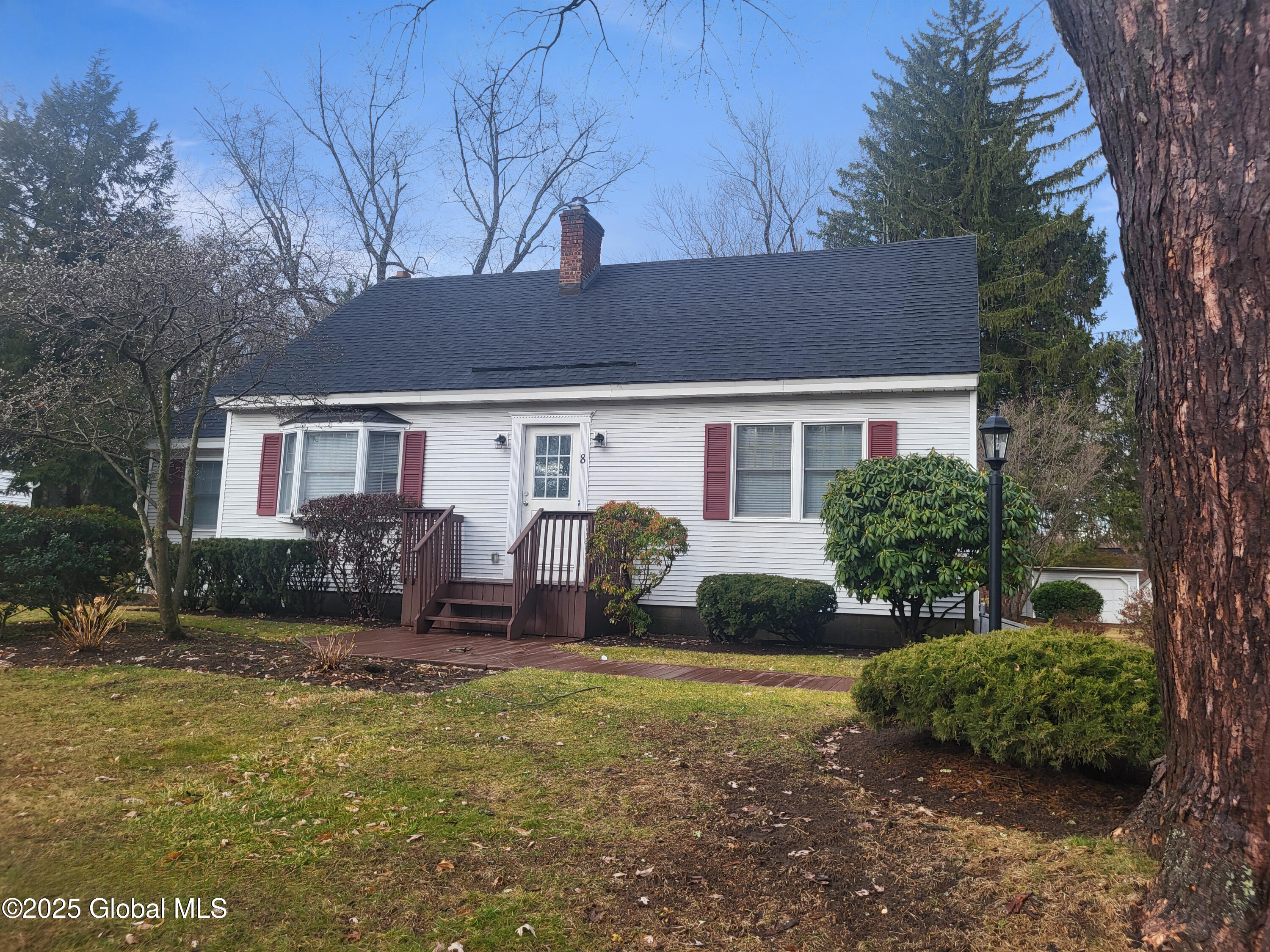 8 Vagele Lane, Glenmont, New York image 1