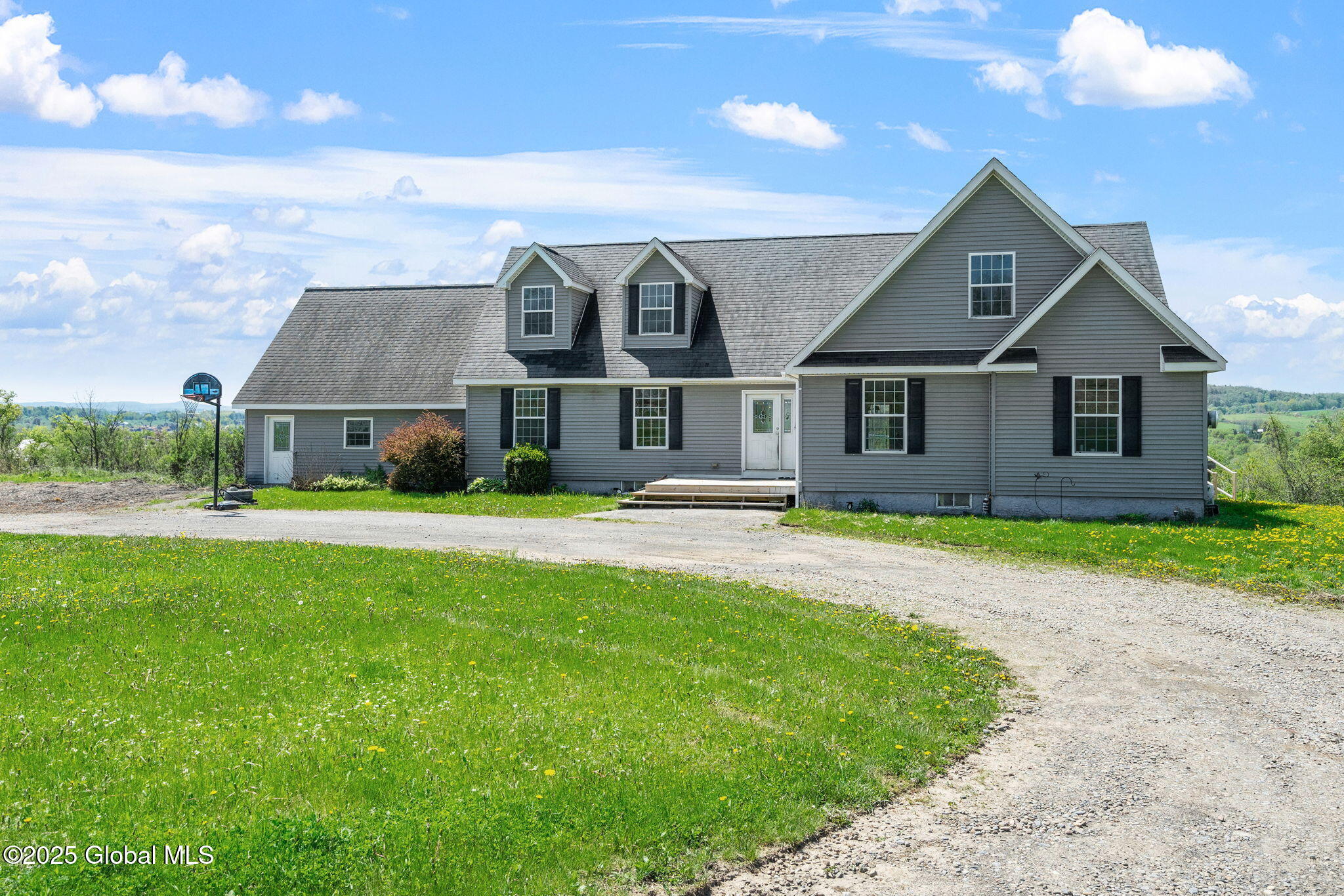 220 Anderson Circle Cir, Fort Plain, New York image 2