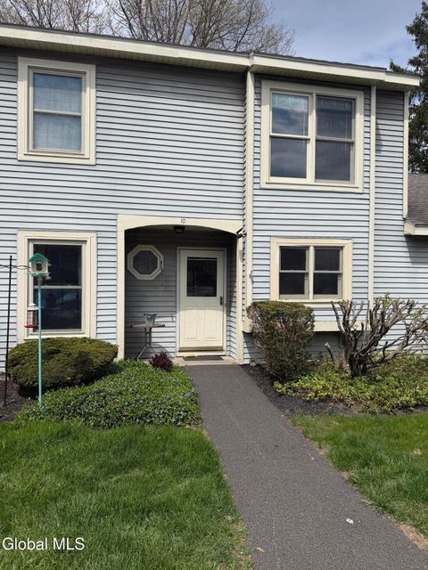 Photo of 10 Bennington Way, Halfmoon, NY 12065 (MLS # 202616408)
