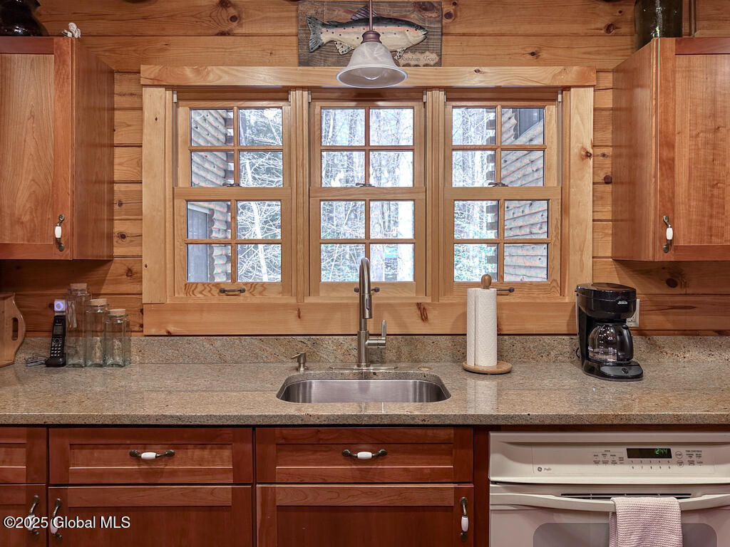 25 Birch Drive, Bolton Landing, New York image 28