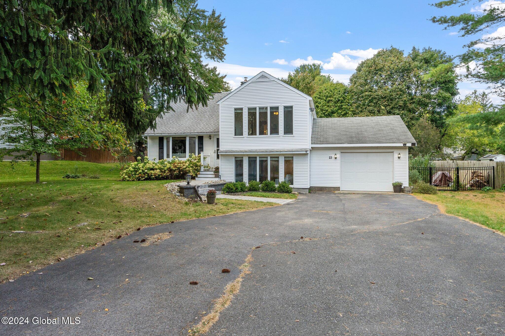 23 Shaker Drive, Loudonville, New York image 3