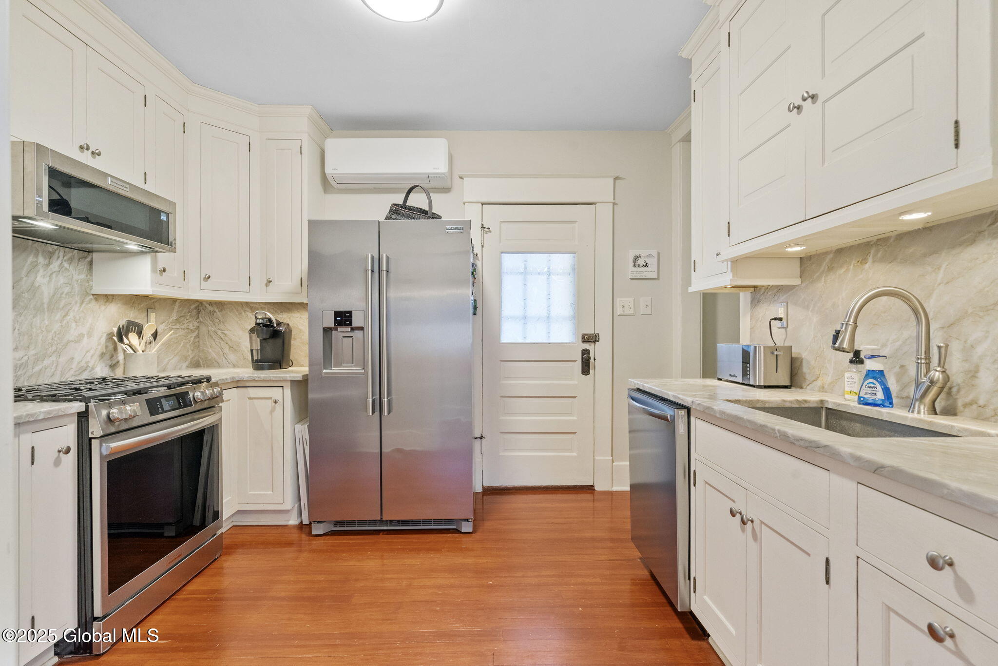 82 Adams Place, Delmar, New York image 17