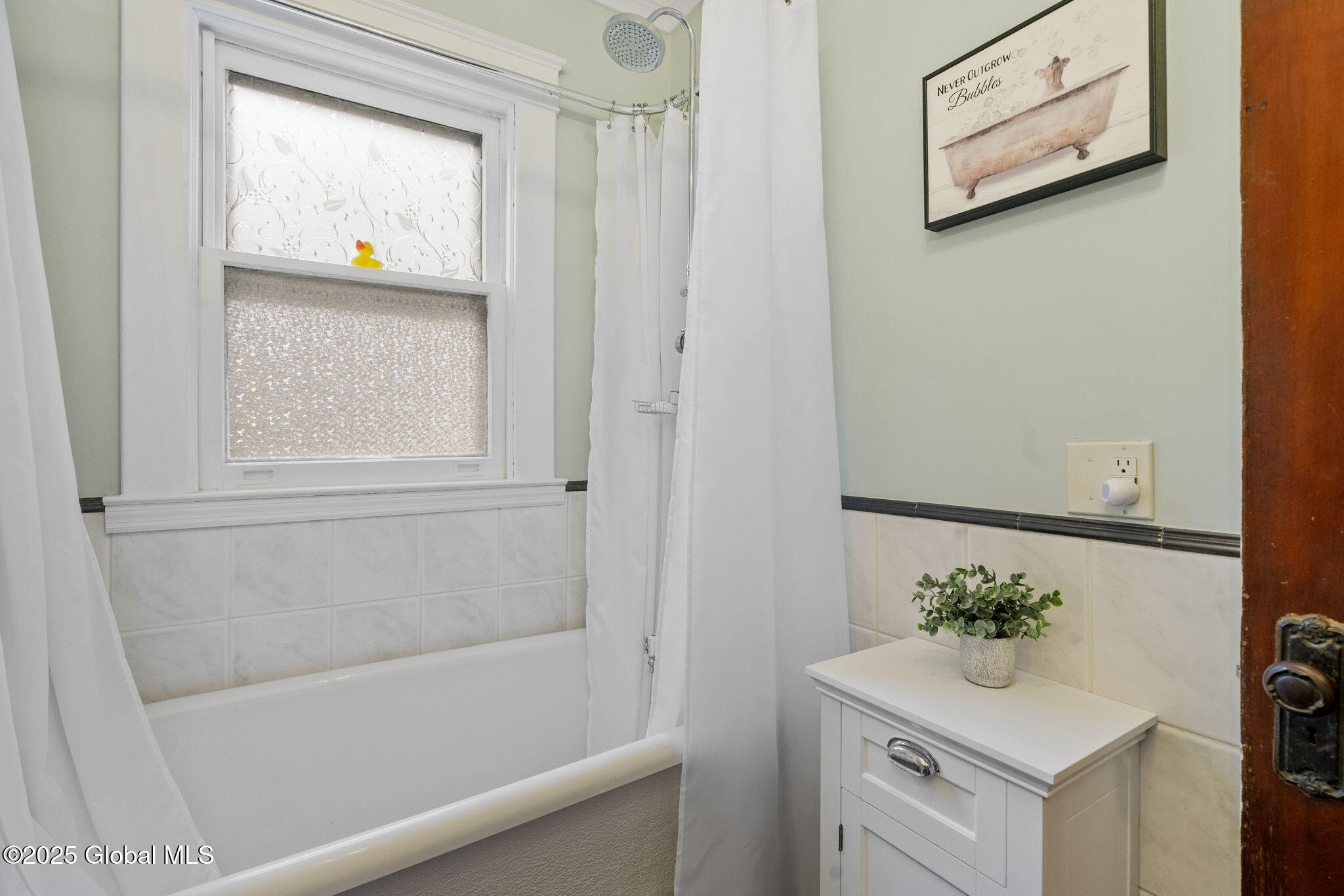 82 Adams Place, Delmar, New York image 26