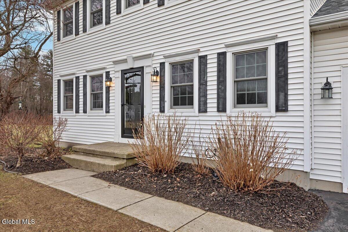 128 Horizon Boulevard