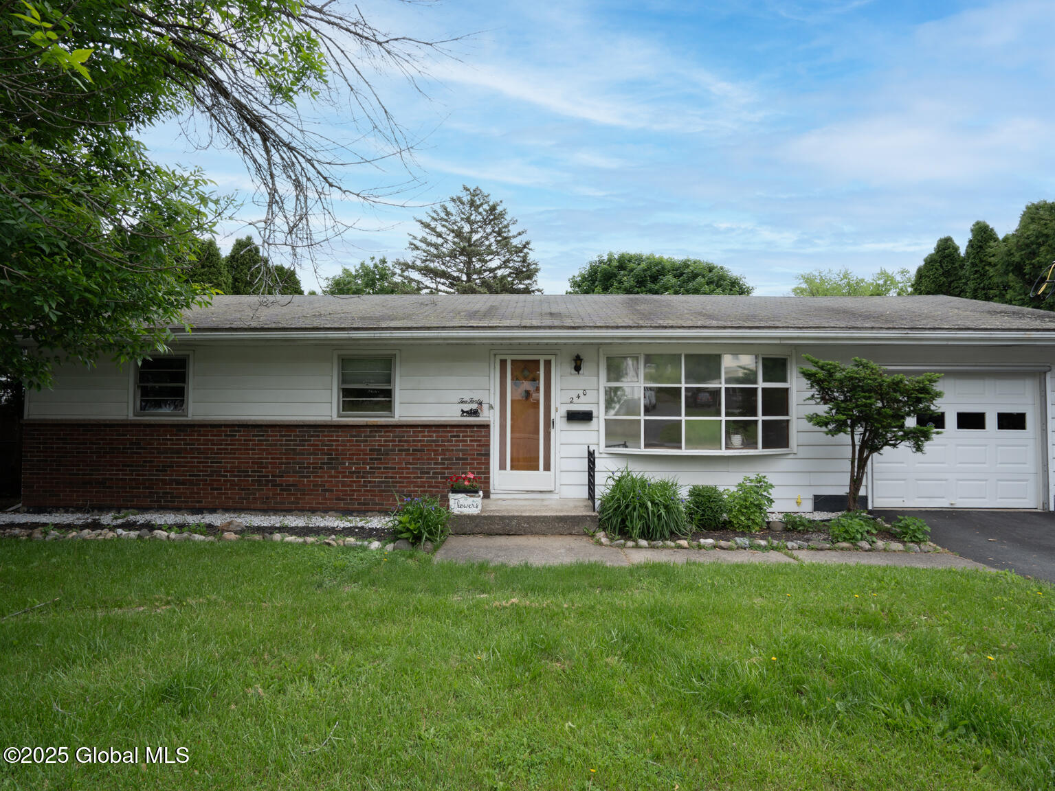 240 S Main Street, Mechanicville, New York image 1