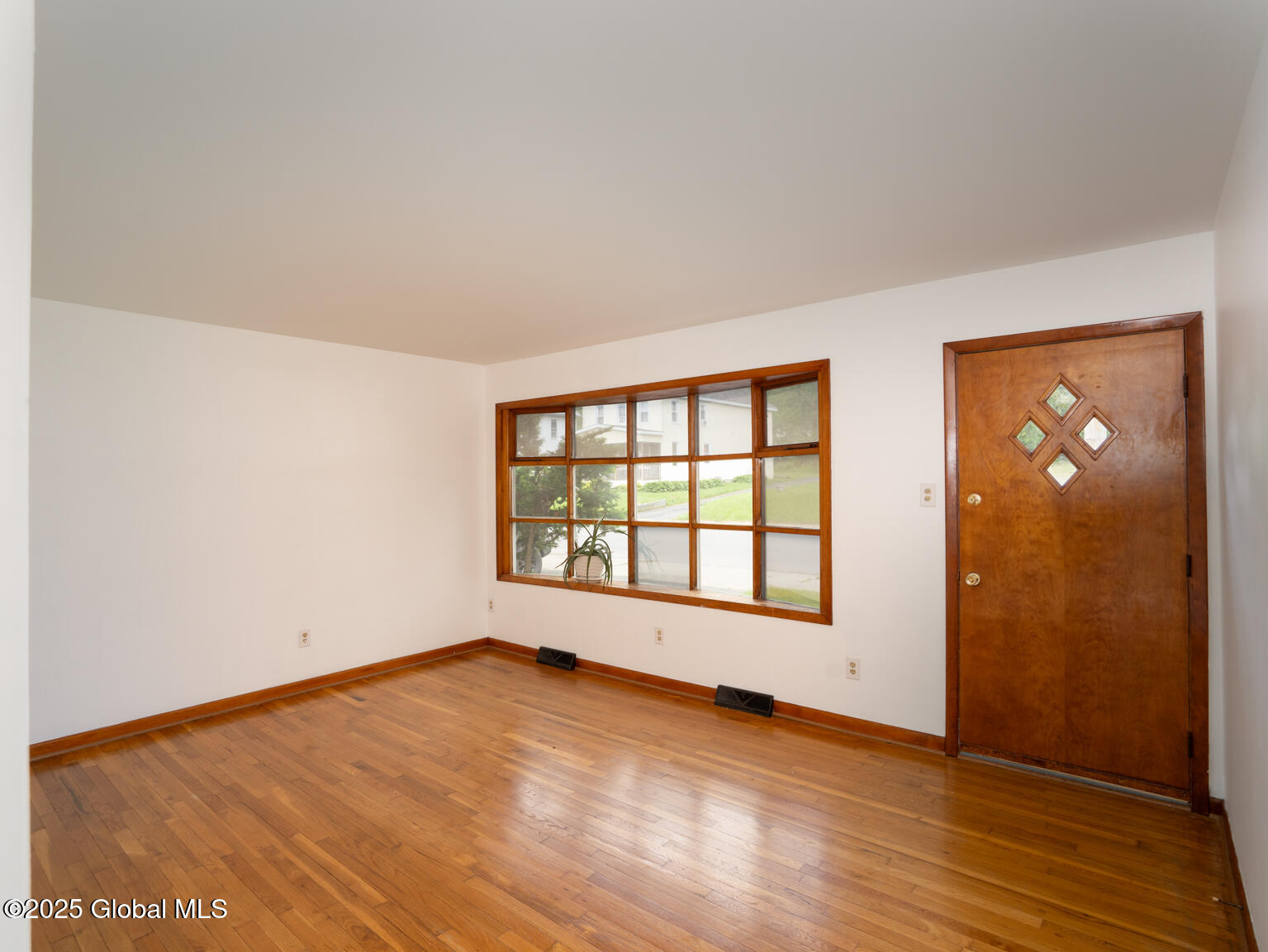 240 S Main Street, Mechanicville, New York image 3