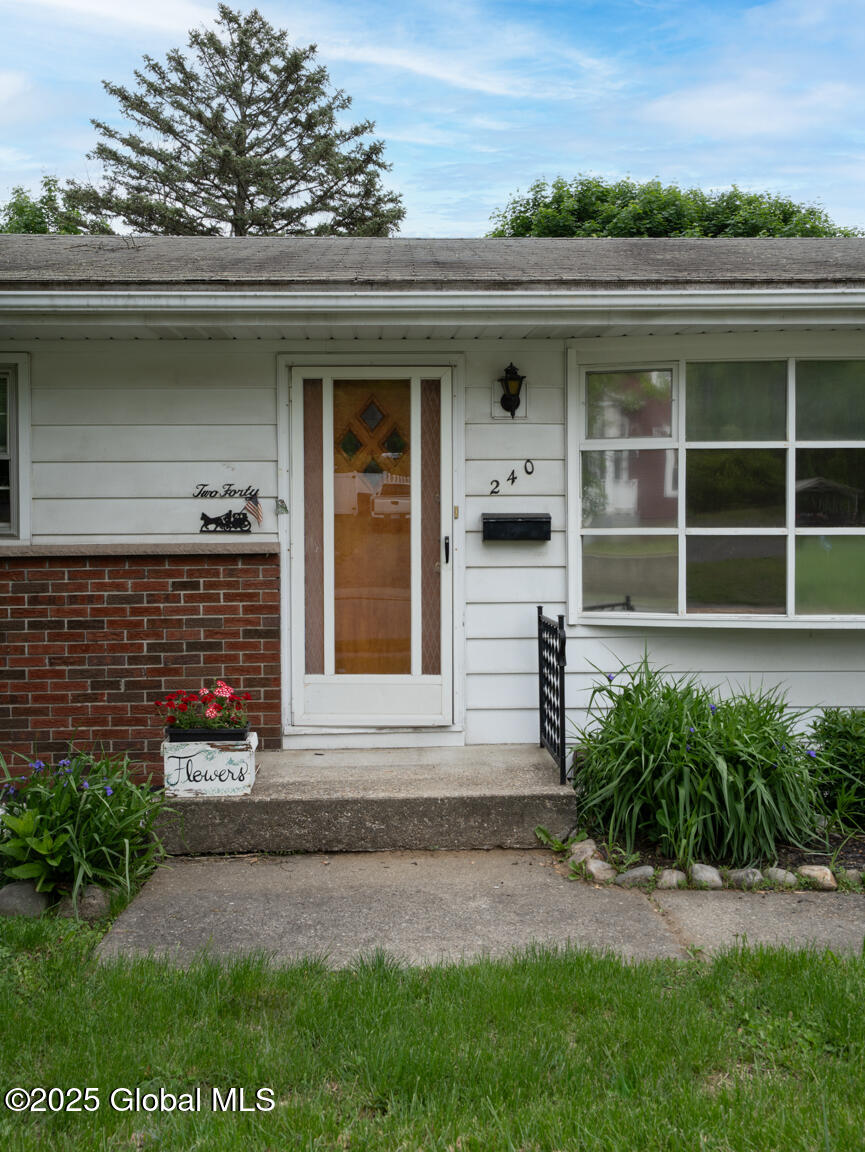 240 S Main Street, Mechanicville, New York image 2