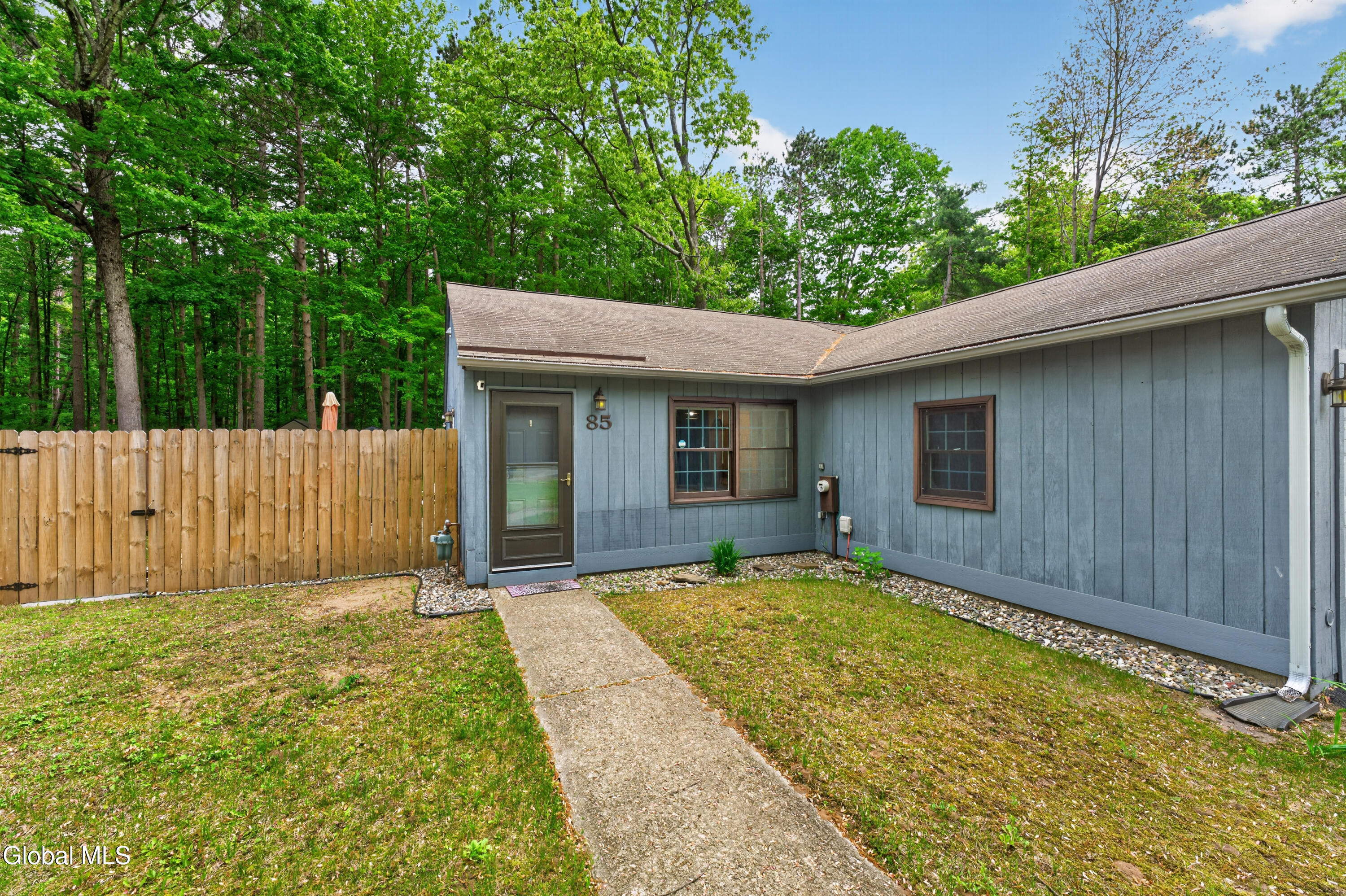 85 Wake Robin Road