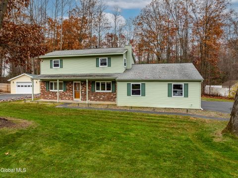 Photo of 3 Prestwick Avenue, Clifton Park, NY 12065 (MLS # 202529800)
