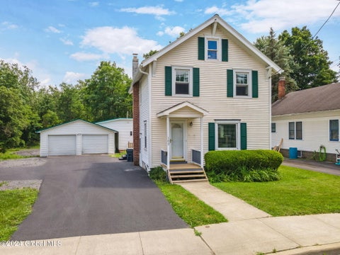 Photo for 162 MacArthur Av.