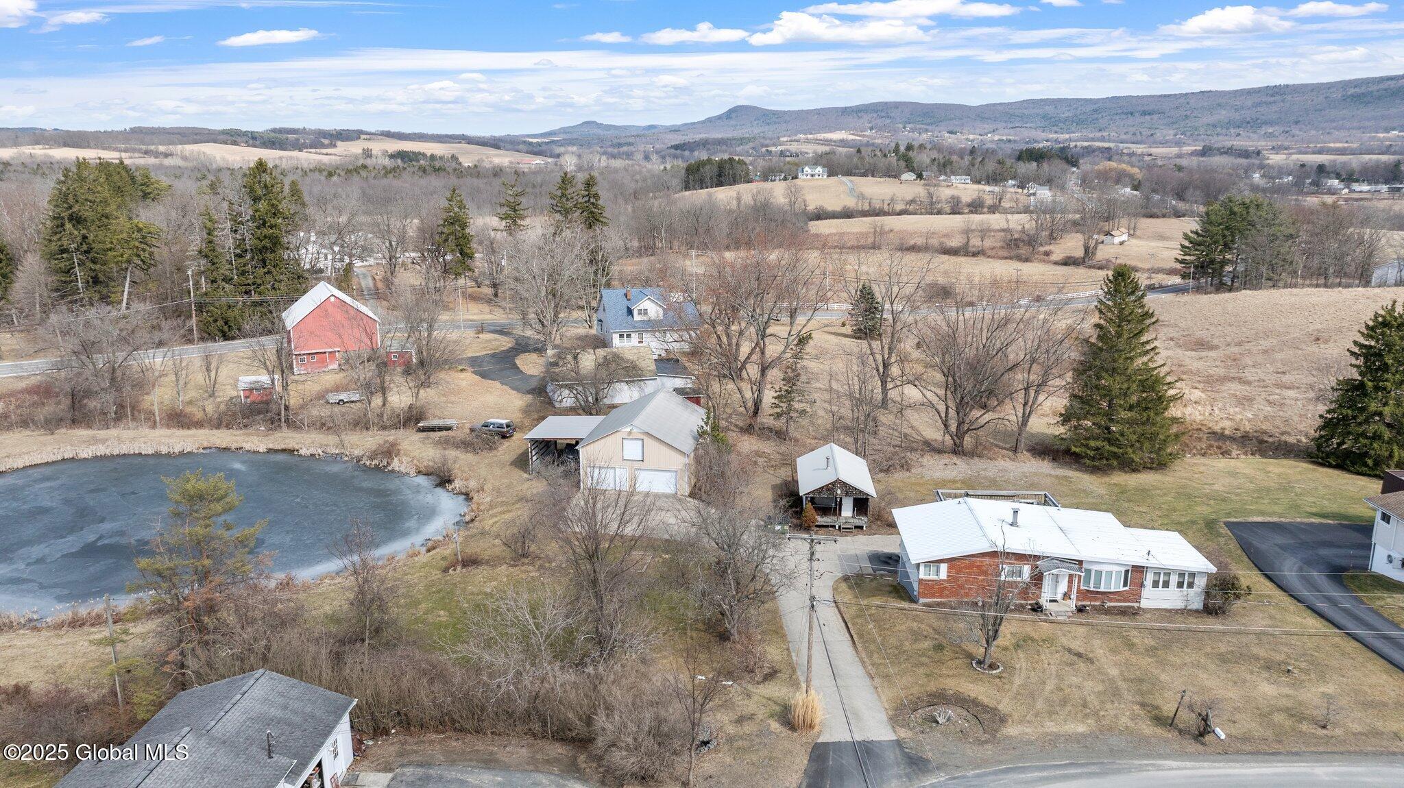 29 Abbott Drive, Poestenkill, New York image 2