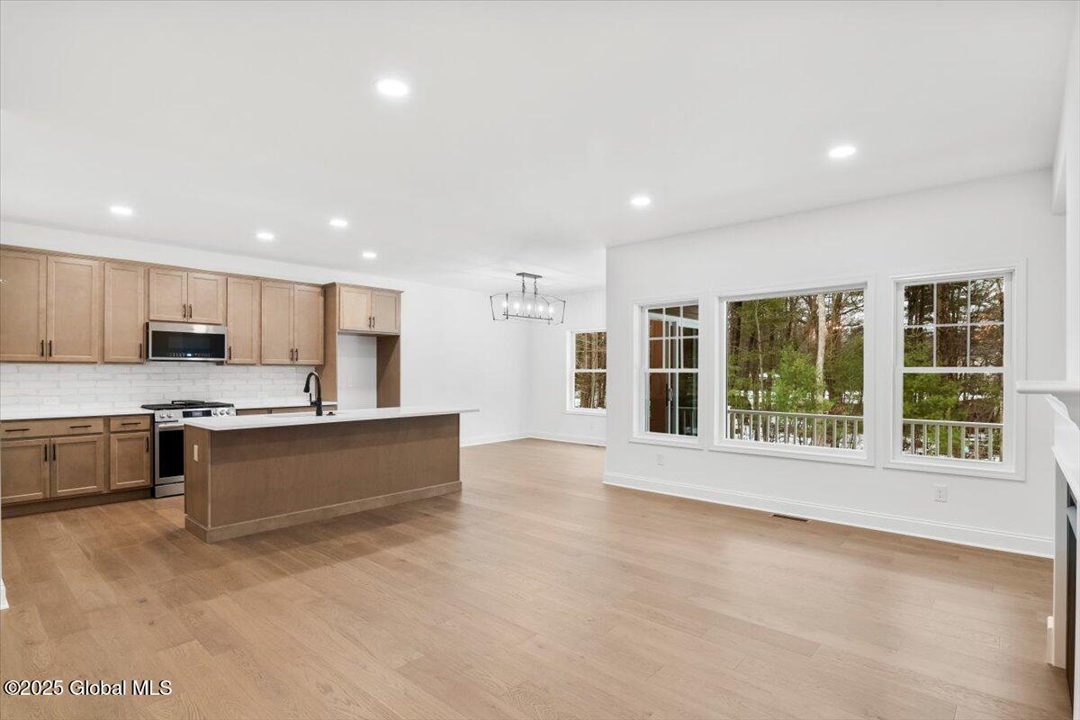 36 Wellington Court, Clifton Park, New York image 5