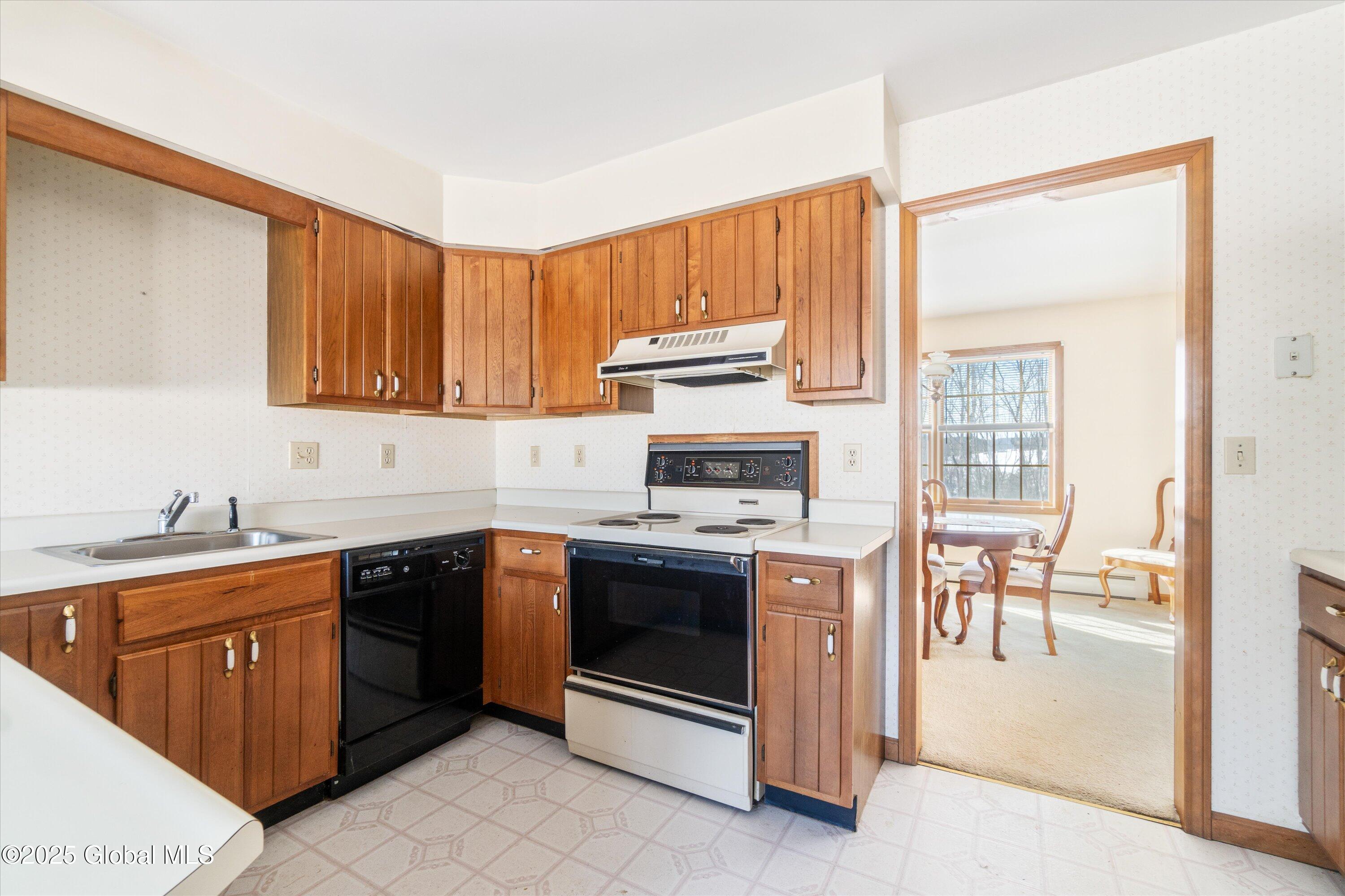 25 Raven Way, Cossayuna, New York image 17