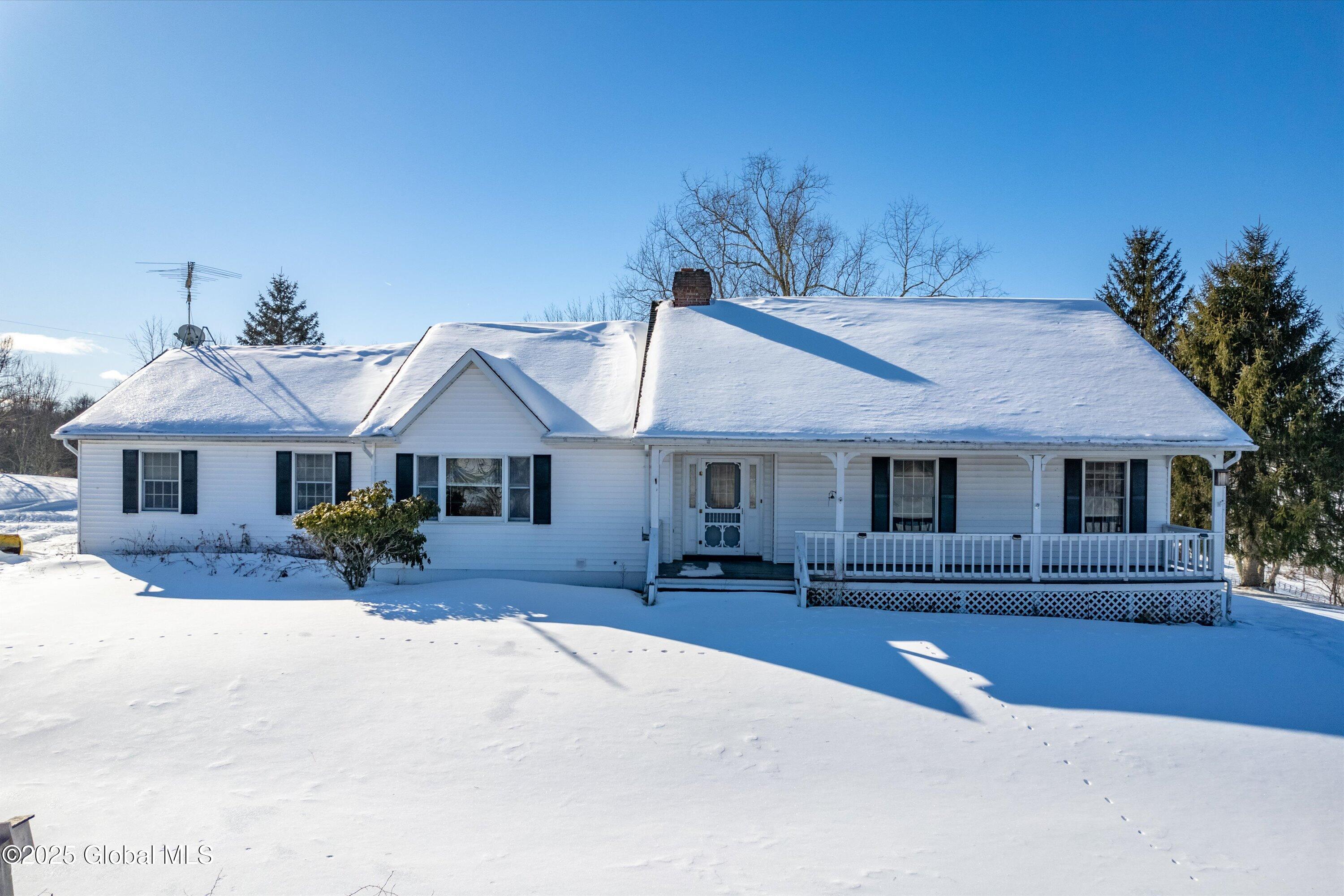 25 Raven Way, Cossayuna, New York image 1
