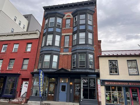 Apartment For Rent - 150 4th Street #1<br/> Rensselaer County, Troy, NY 12180
