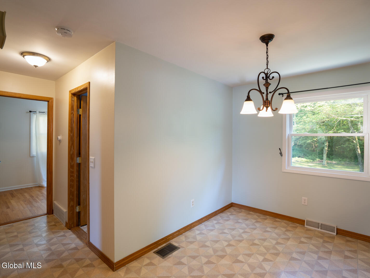 Schenectady, New York 12303, United States, 3 Bedrooms Bedrooms, ,1 BathroomBathrooms,Residential,Contingent,185980