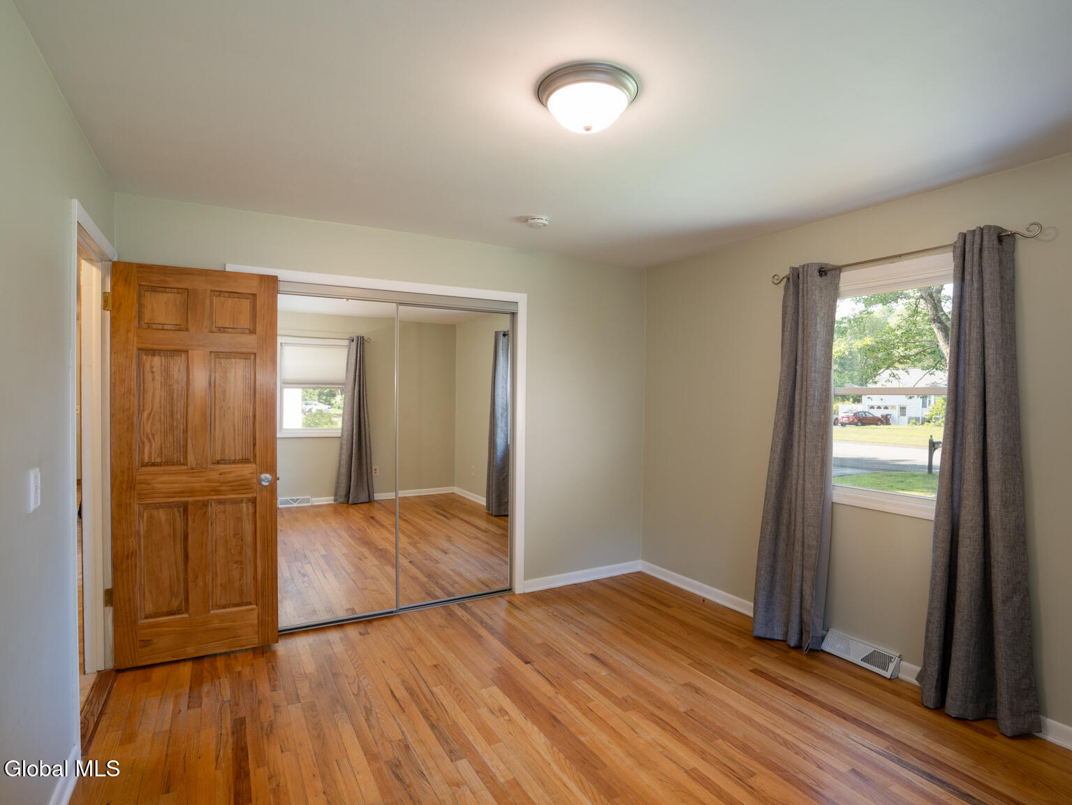 Schenectady, New York 12303, United States, 3 Bedrooms Bedrooms, ,1 BathroomBathrooms,Residential,Contingent,185980