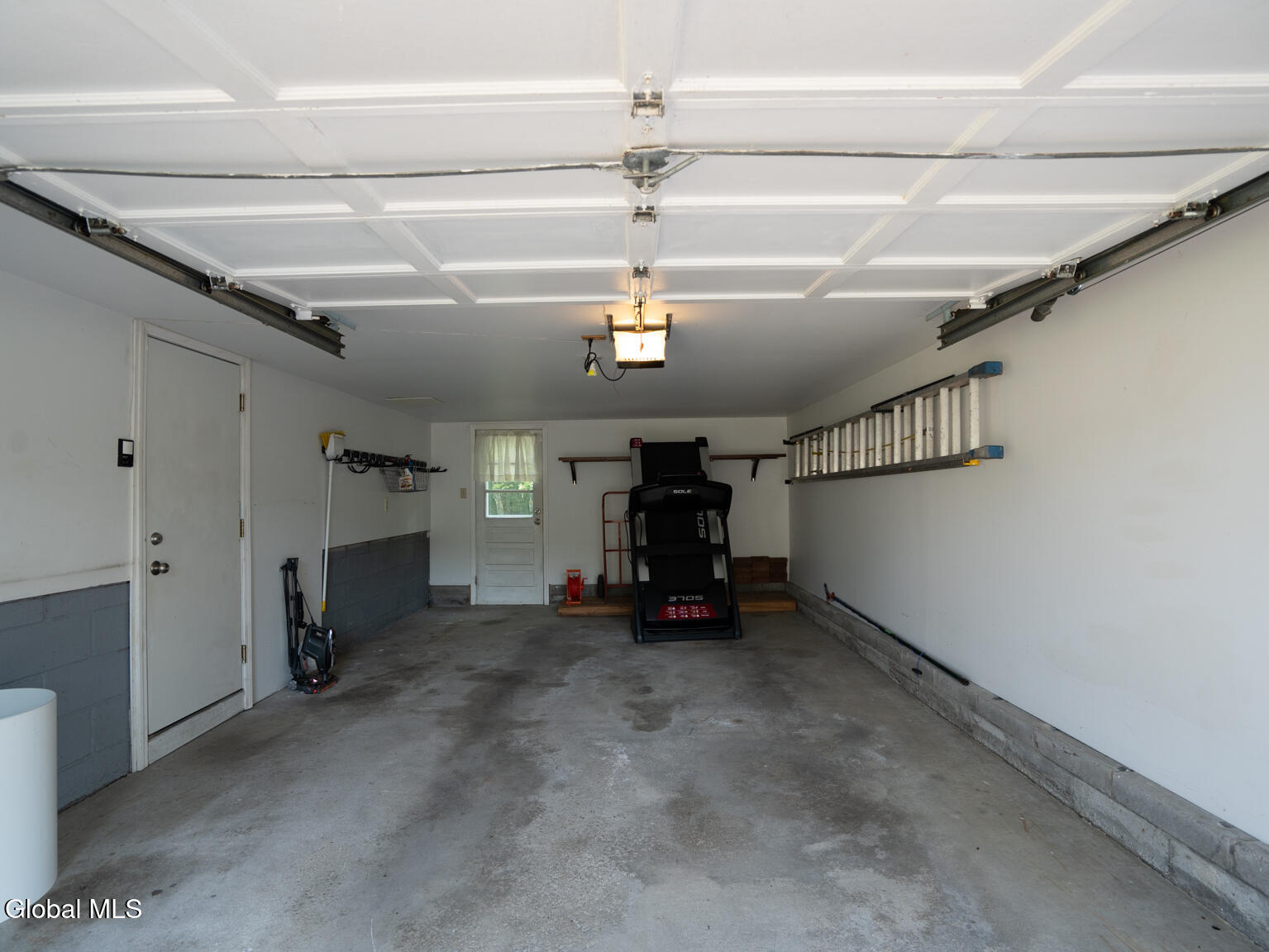 Schenectady, New York 12303, United States, 3 Bedrooms Bedrooms, ,1 BathroomBathrooms,Residential,Contingent,185980