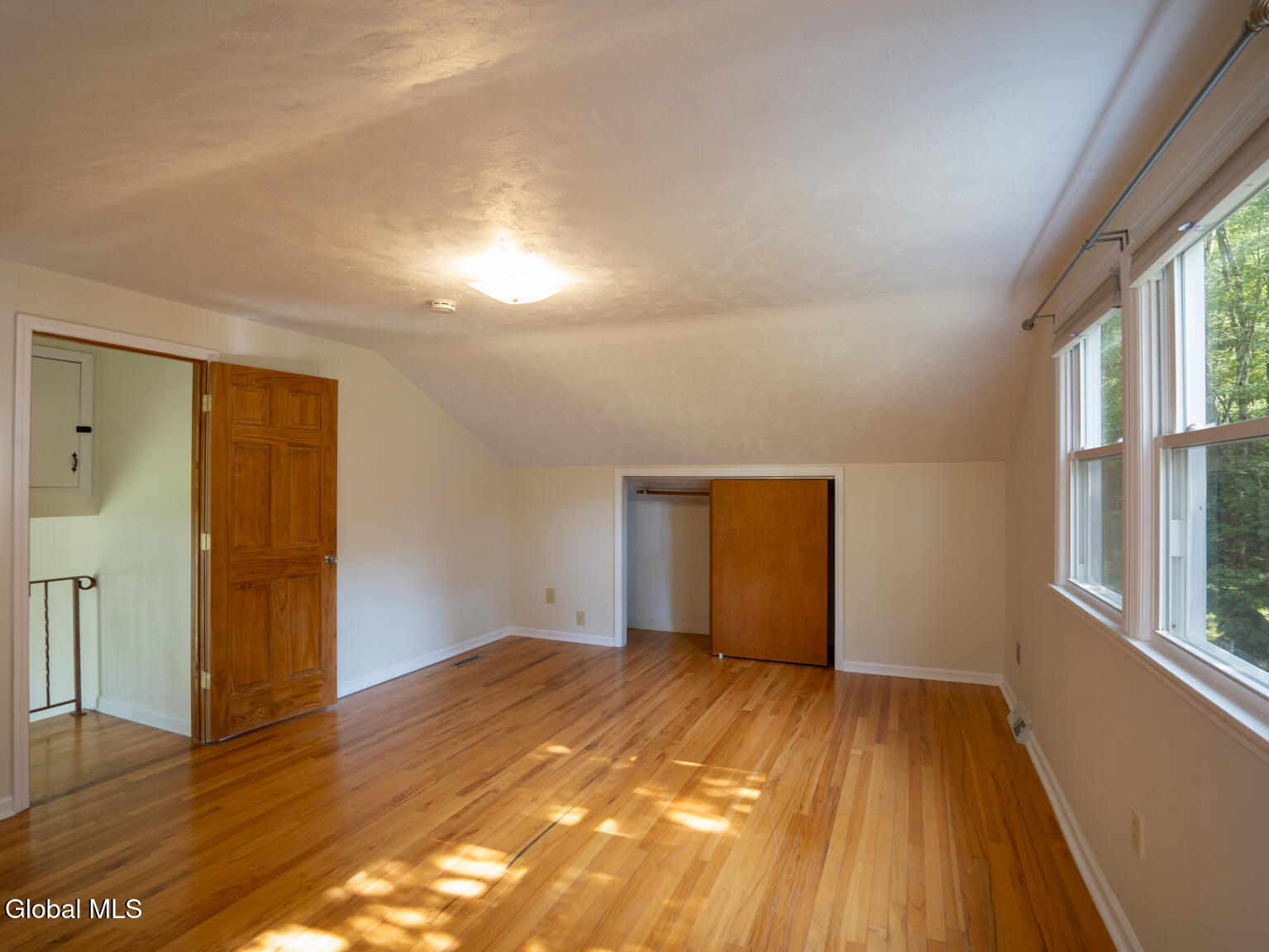 Schenectady, New York 12303, United States, 3 Bedrooms Bedrooms, ,1 BathroomBathrooms,Residential,Contingent,185980