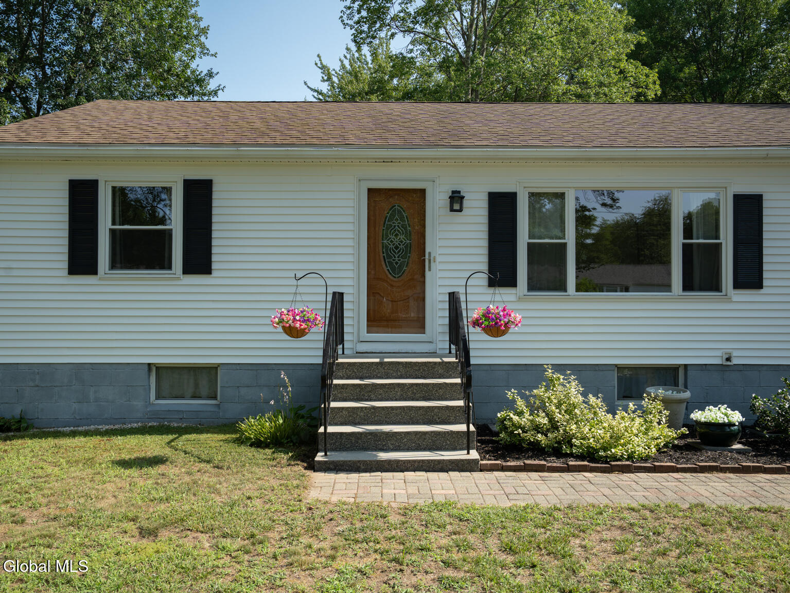 Schenectady, New York 12303, United States, 3 Bedrooms Bedrooms, ,1 BathroomBathrooms,Residential,Contingent,185980