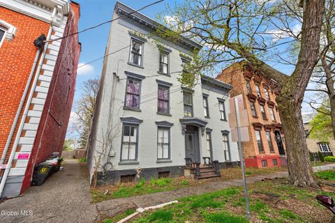Photo of 7 Union Street, Schenectady, NY 12305 (MLS # 202616122)
