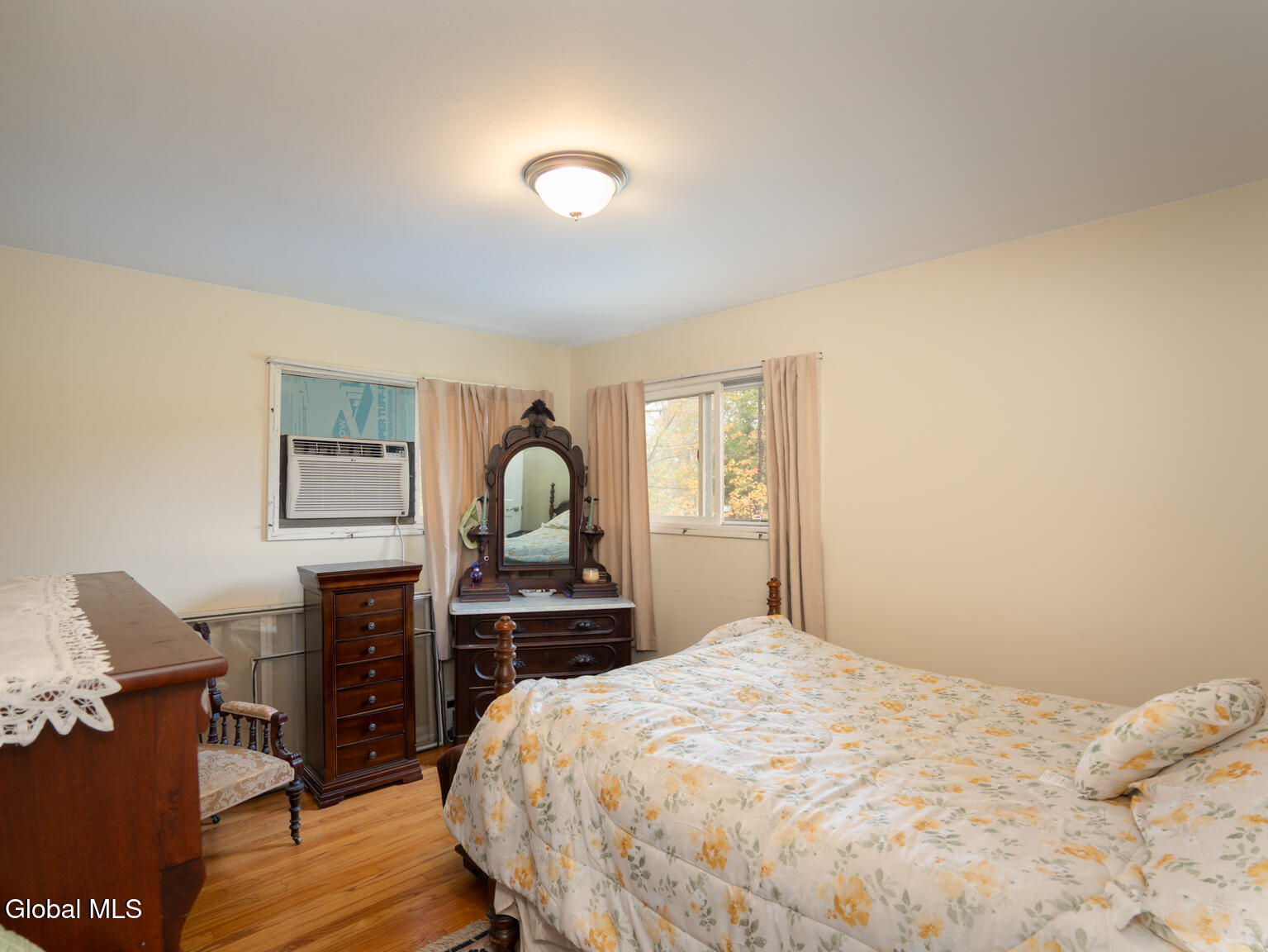 Troy, New York 12180, United States, 3 Bedrooms Bedrooms, ,2 BathroomsBathrooms,Residential,Active,227201