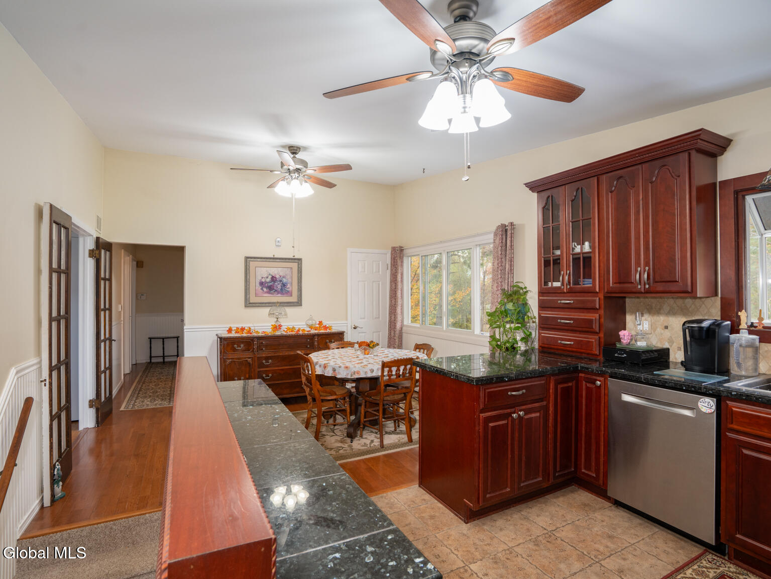 Troy, New York 12180, United States, 3 Bedrooms Bedrooms, ,2 BathroomsBathrooms,Residential,Active,227201