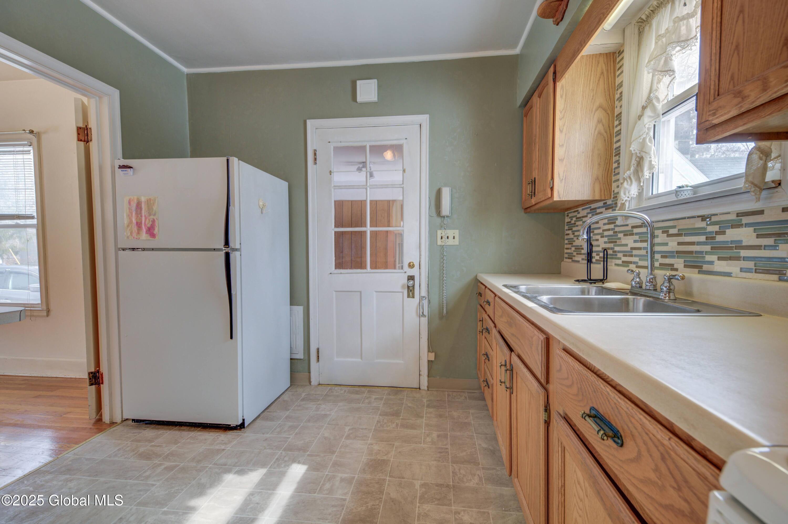 40 Newman Street, Gloversville, New York image 5