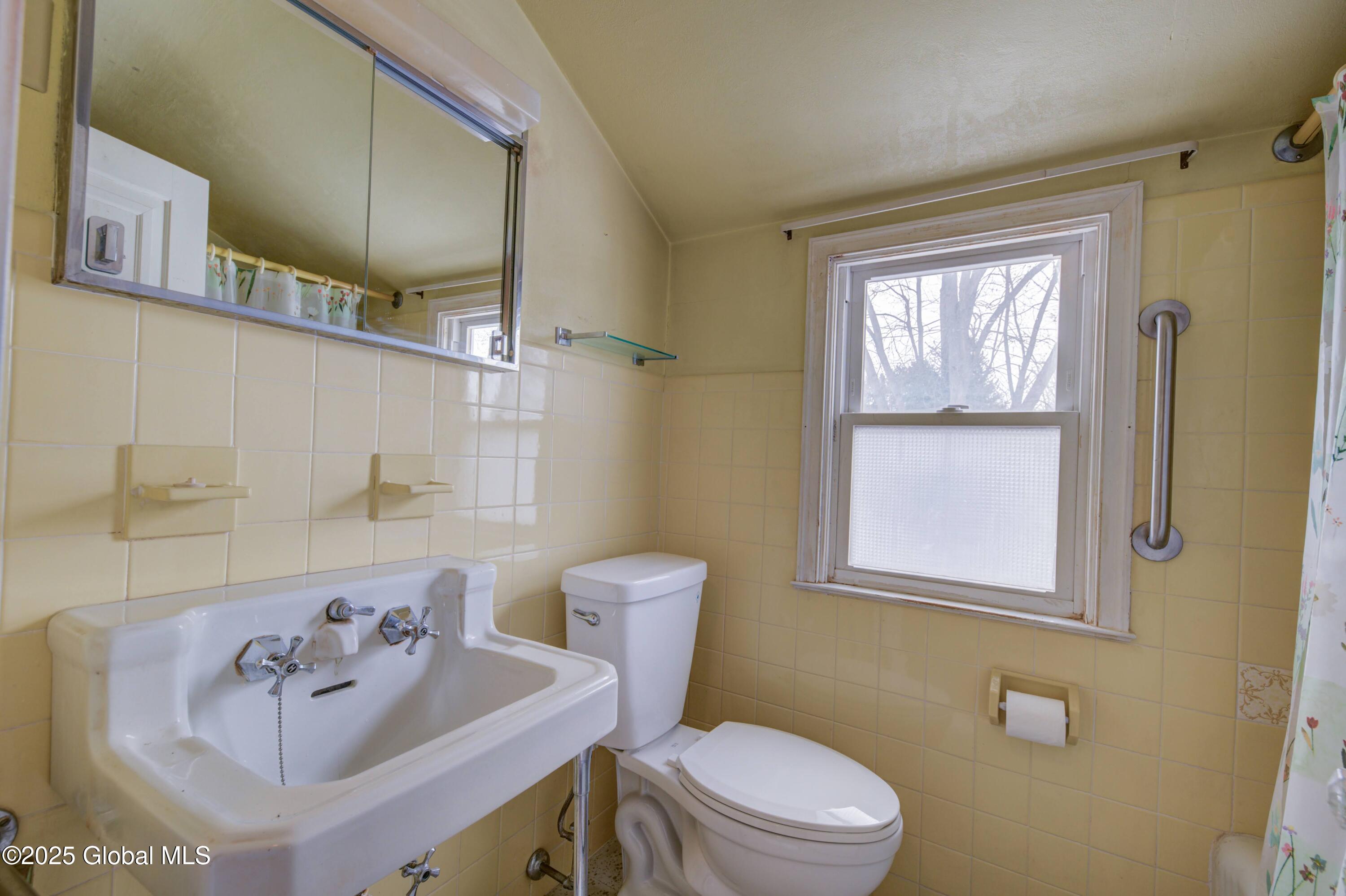 40 Newman Street, Gloversville, New York image 29