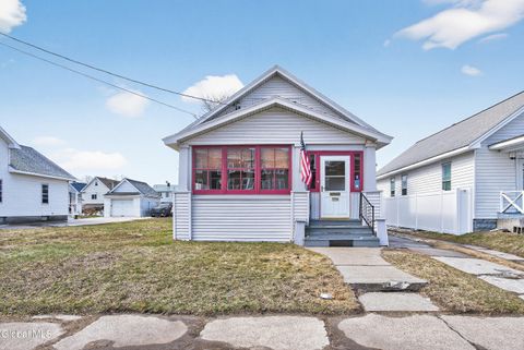 Photo of 1114 Forest Road, Schenectady, NY 12303 (MLS # 202613608)