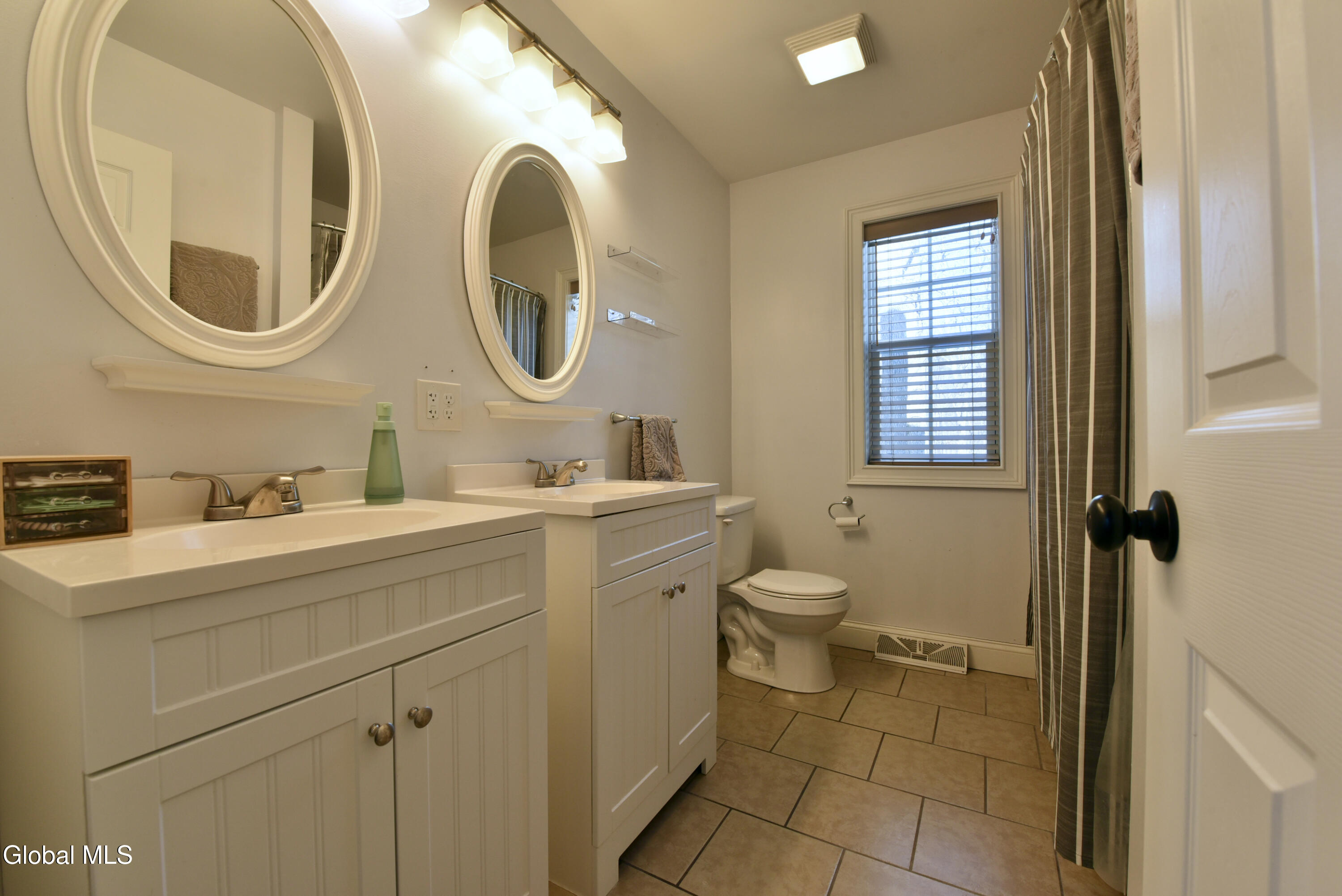 Saratoga Springs, New York 12866, United States, 3 Bedrooms Bedrooms, ,3 BathroomsBathrooms,Residential,Active,257506