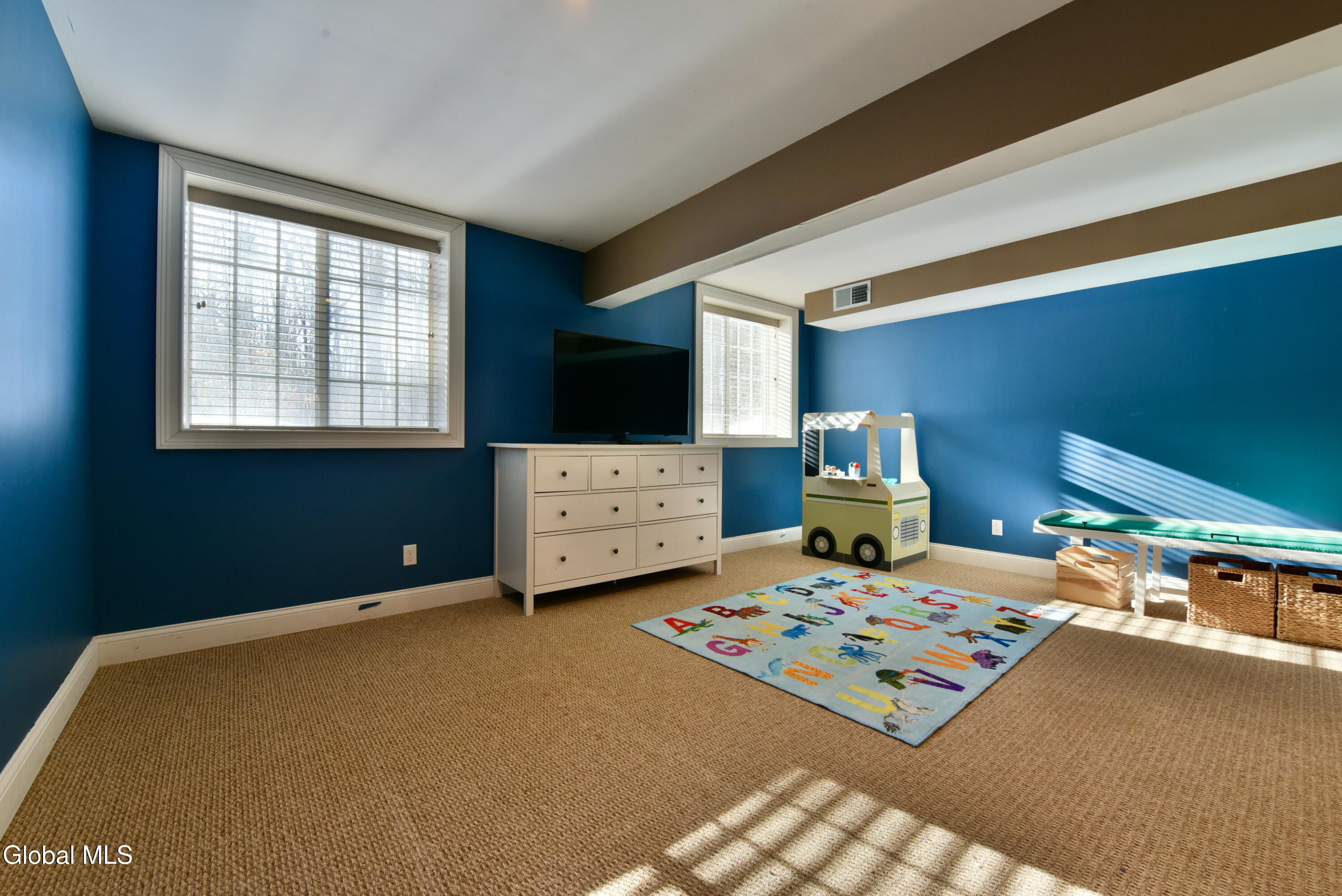 Saratoga Springs, New York 12866, United States, 3 Bedrooms Bedrooms, ,3 BathroomsBathrooms,Residential,Active,257506