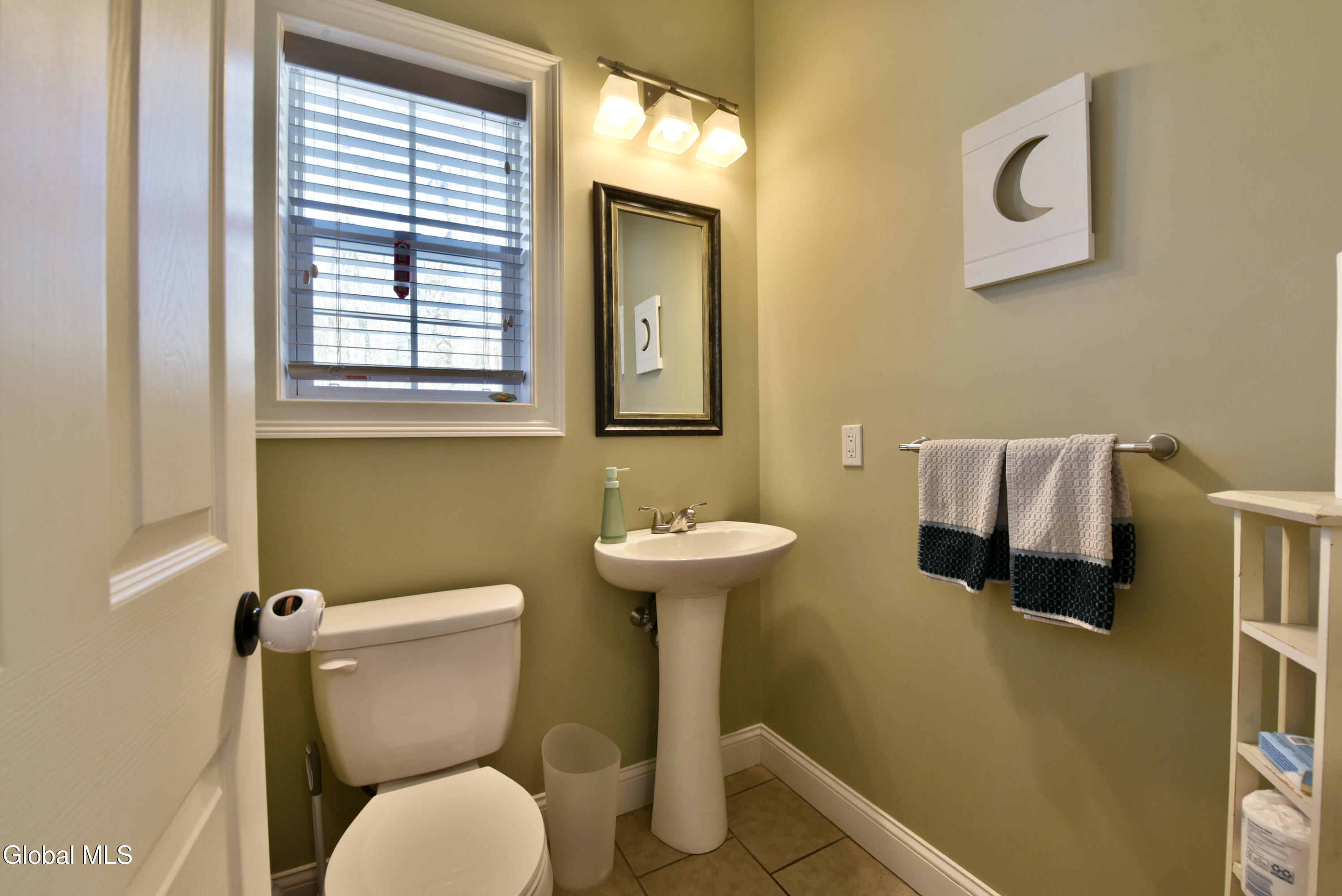 Saratoga Springs, New York 12866, United States, 3 Bedrooms Bedrooms, ,3 BathroomsBathrooms,Residential,Active,257506