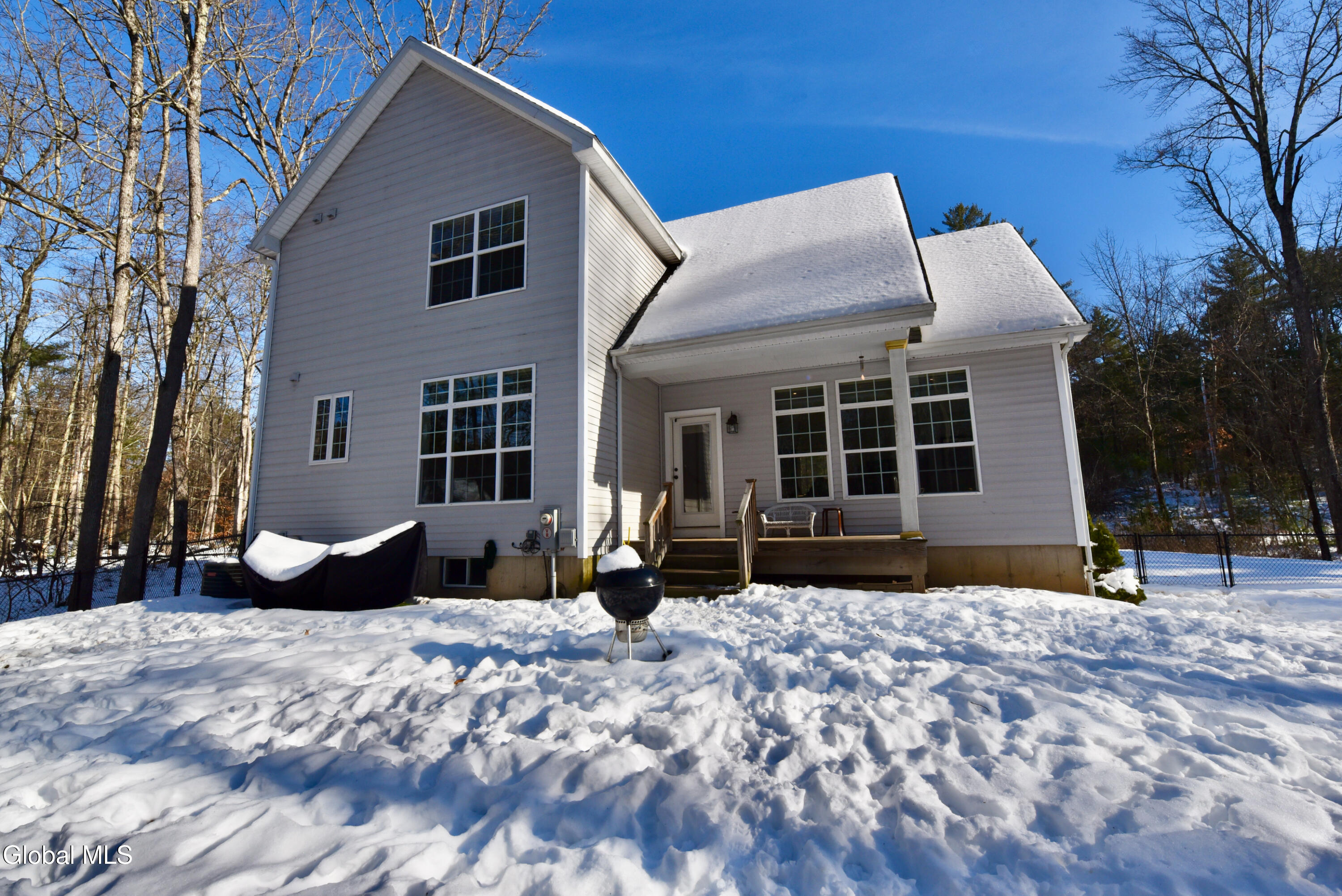 Saratoga Springs, New York 12866, United States, 3 Bedrooms Bedrooms, ,3 BathroomsBathrooms,Residential,Active,257506