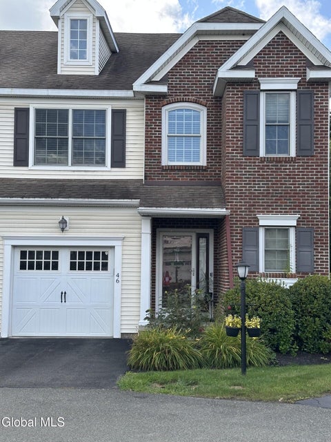 Townhouse For Sale - 46 Andriana Lane<br/> Albany County, Albany, NY 12204