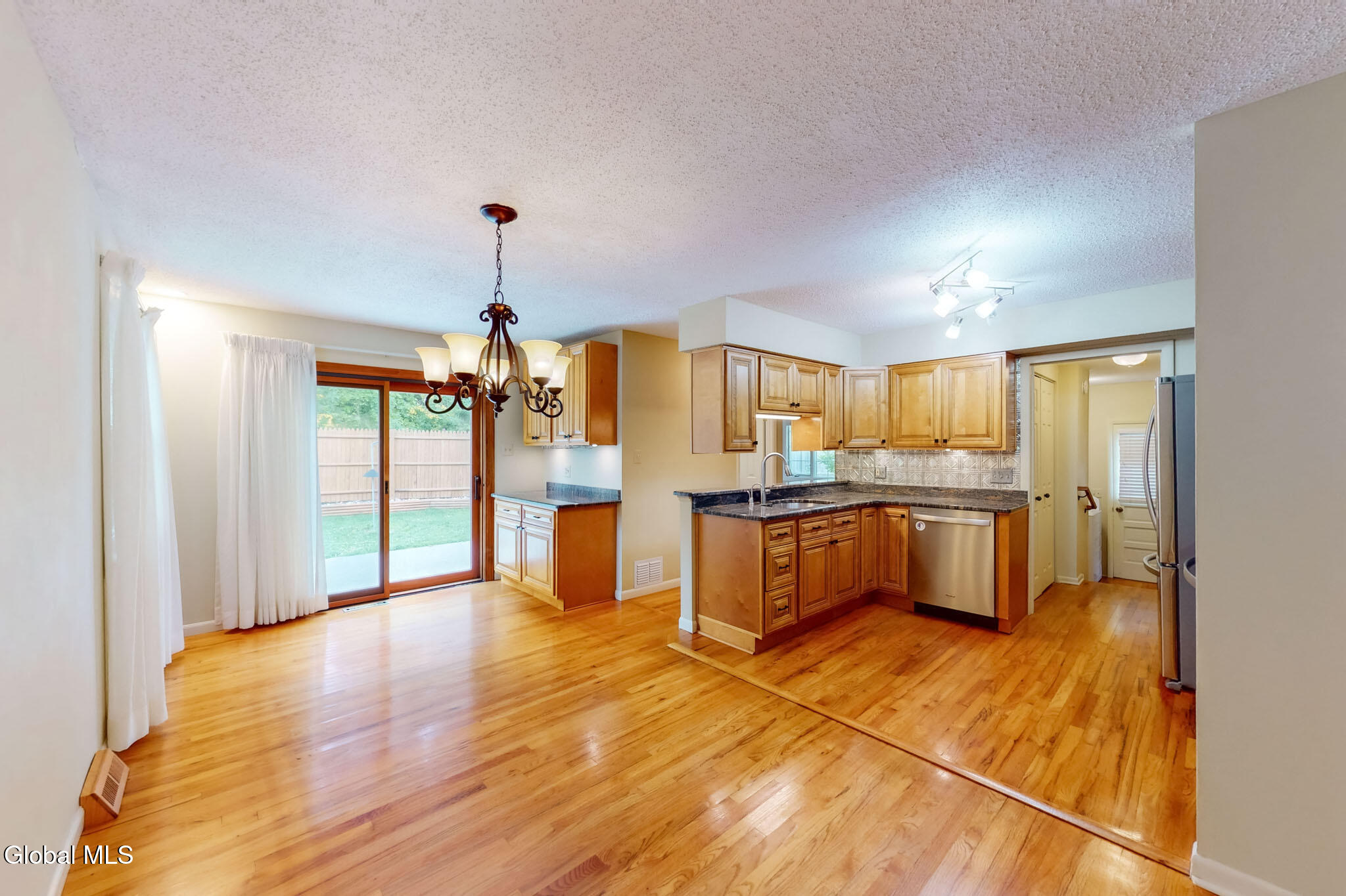 15 Woodside Court