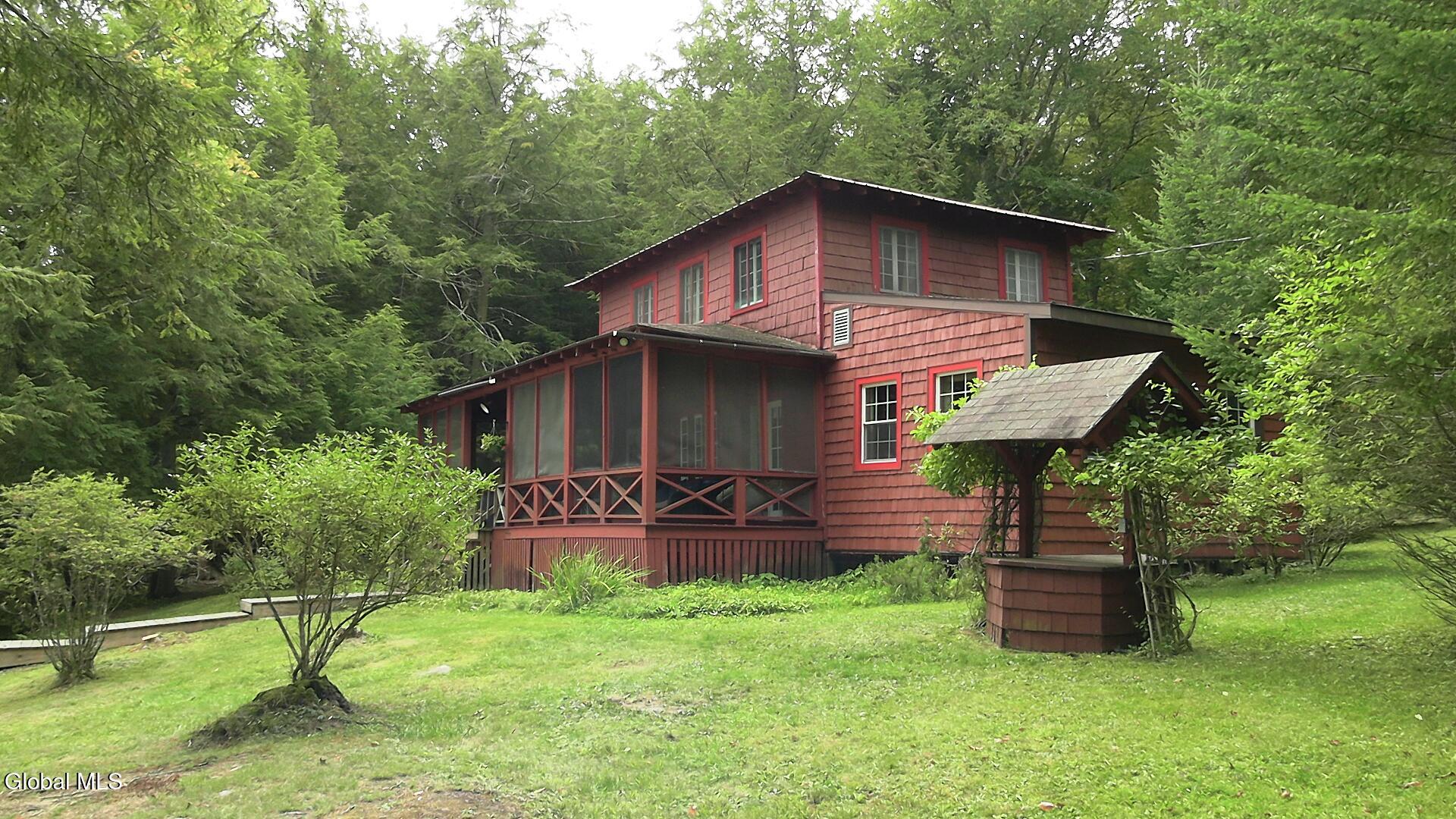 Caroga Lake, New York 12032, United States, 5 Bedrooms Bedrooms, ,3 BathroomsBathrooms,Residential,Active,212023