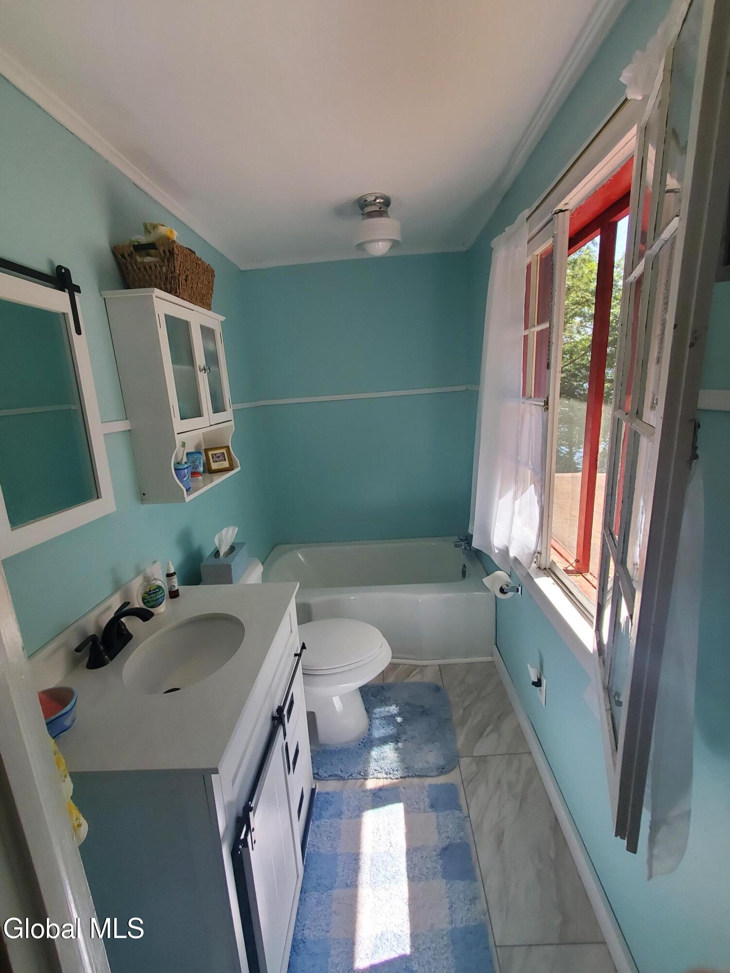 Caroga Lake, New York 12032, United States, 5 Bedrooms Bedrooms, ,3 BathroomsBathrooms,Residential,Active,212023