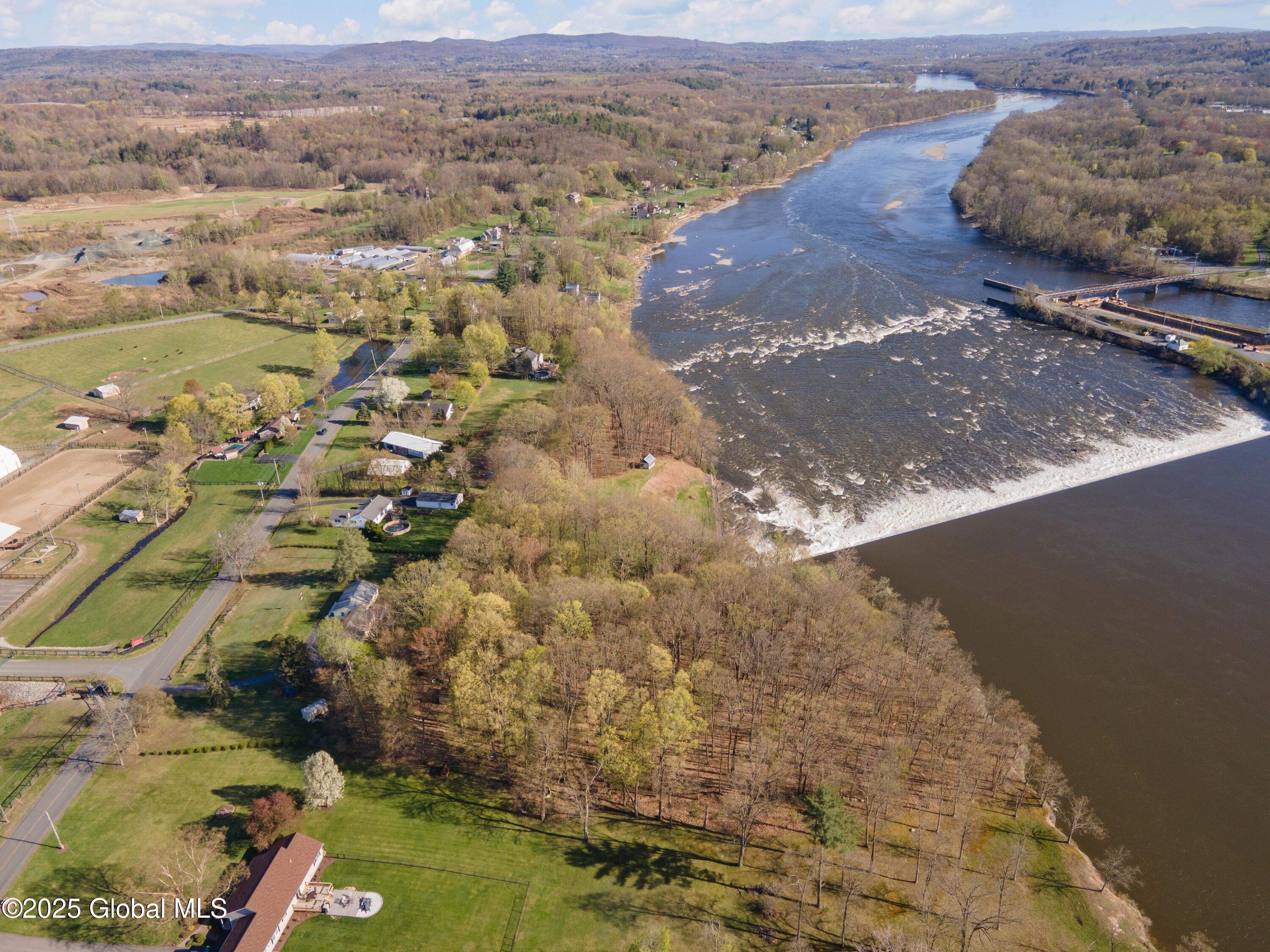 2977 River Road, Melrose, New York image 43