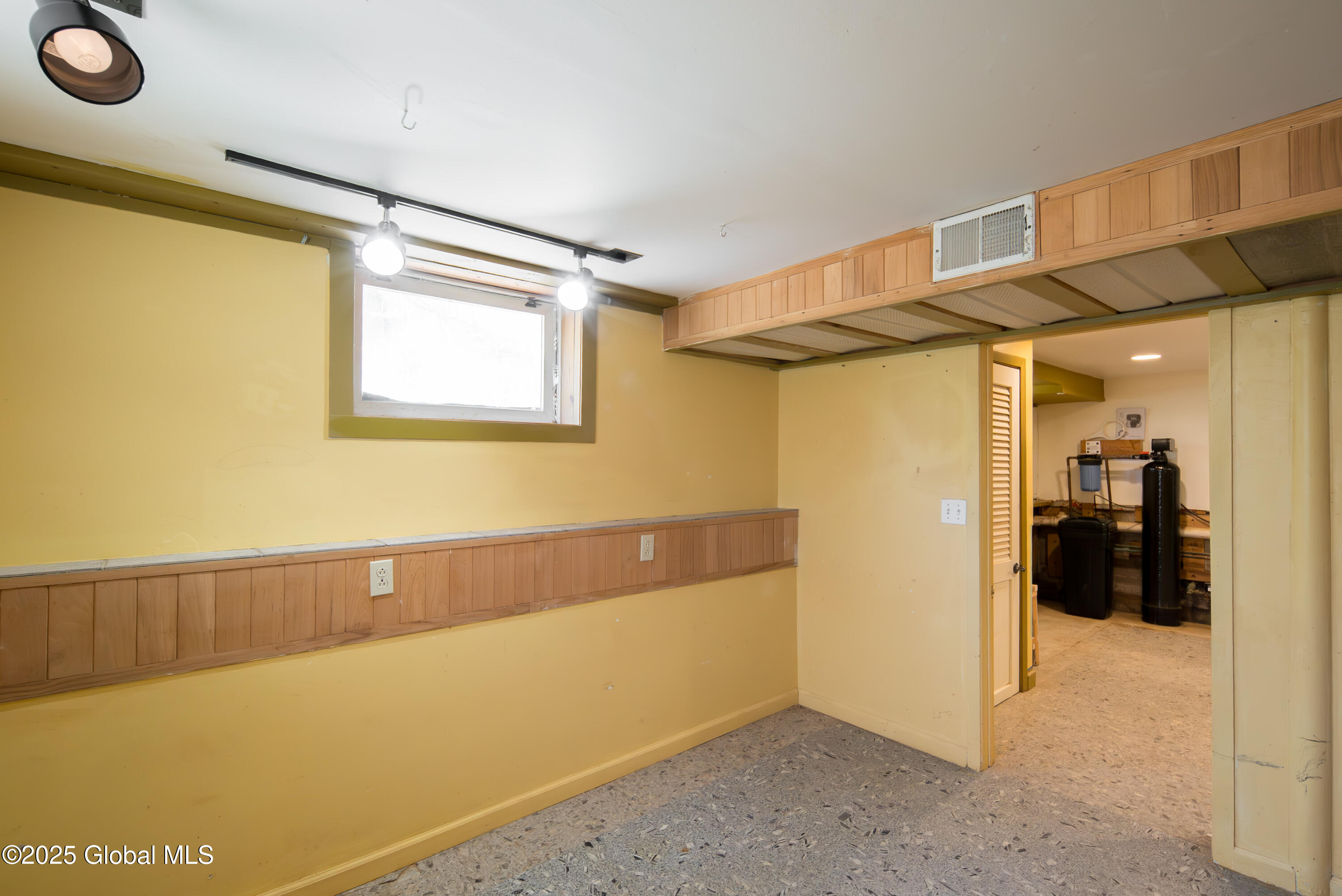 61 Esopus Drive, Clifton Park, New York image 42