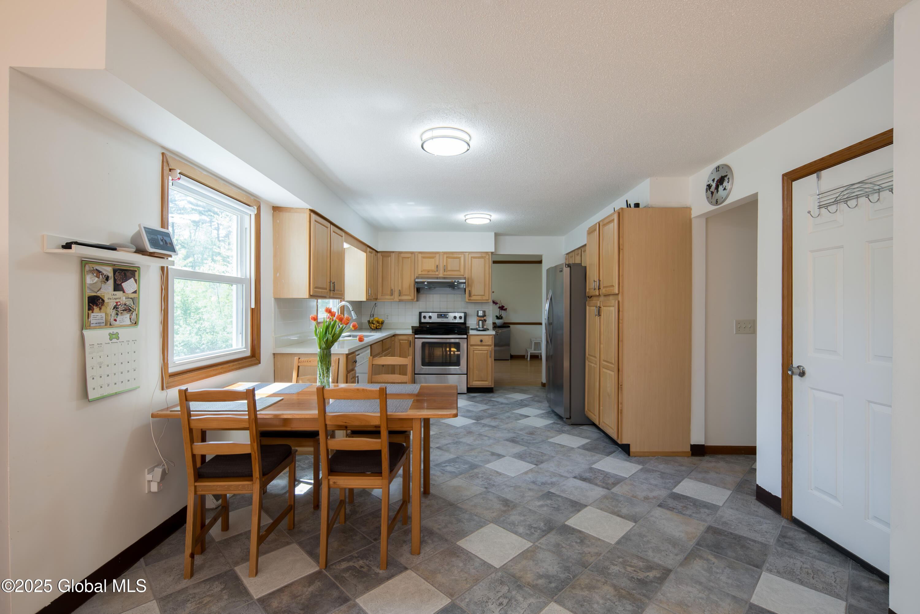 61 Esopus Drive, Clifton Park, New York image 2