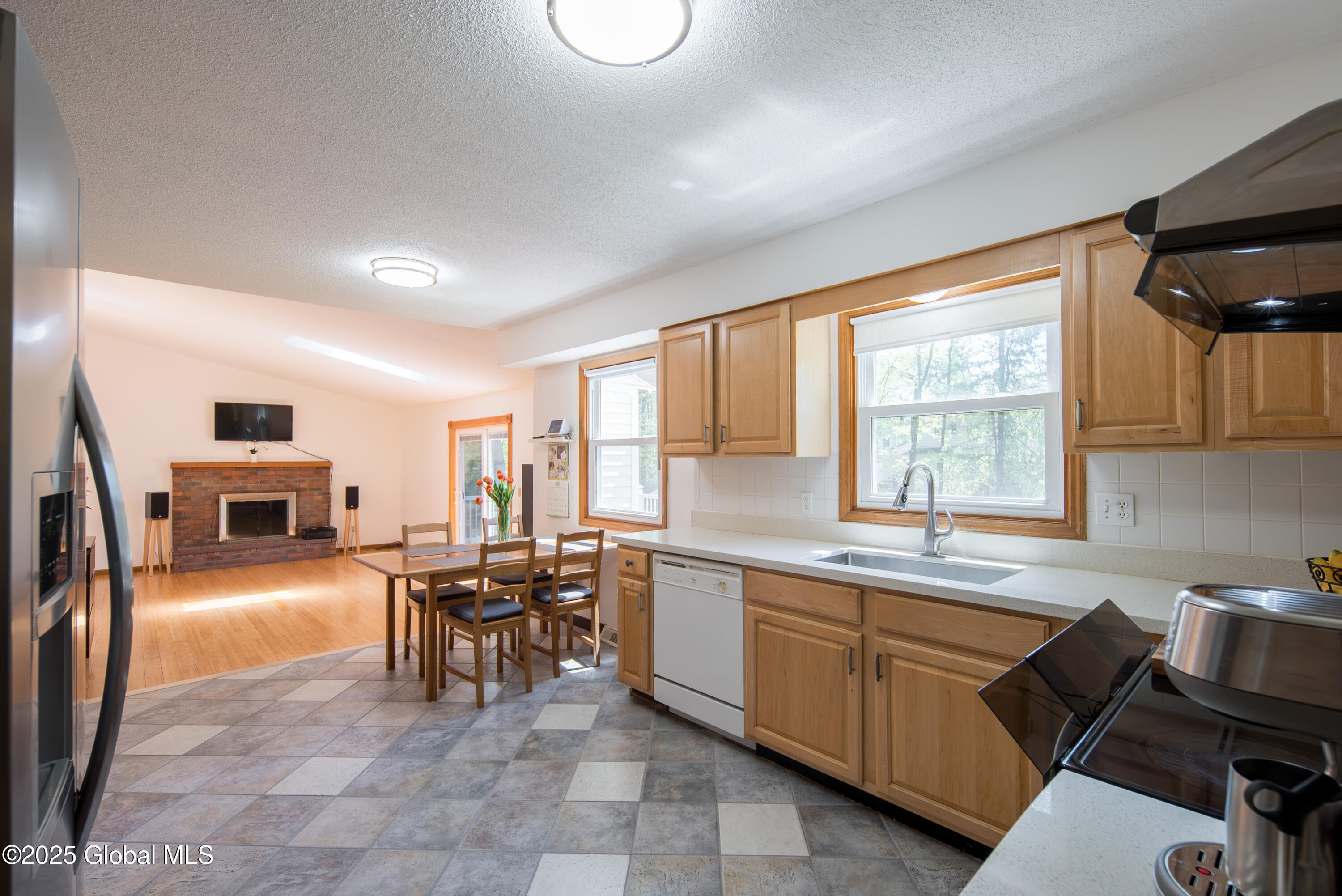 61 Esopus Drive, Clifton Park, New York image 8