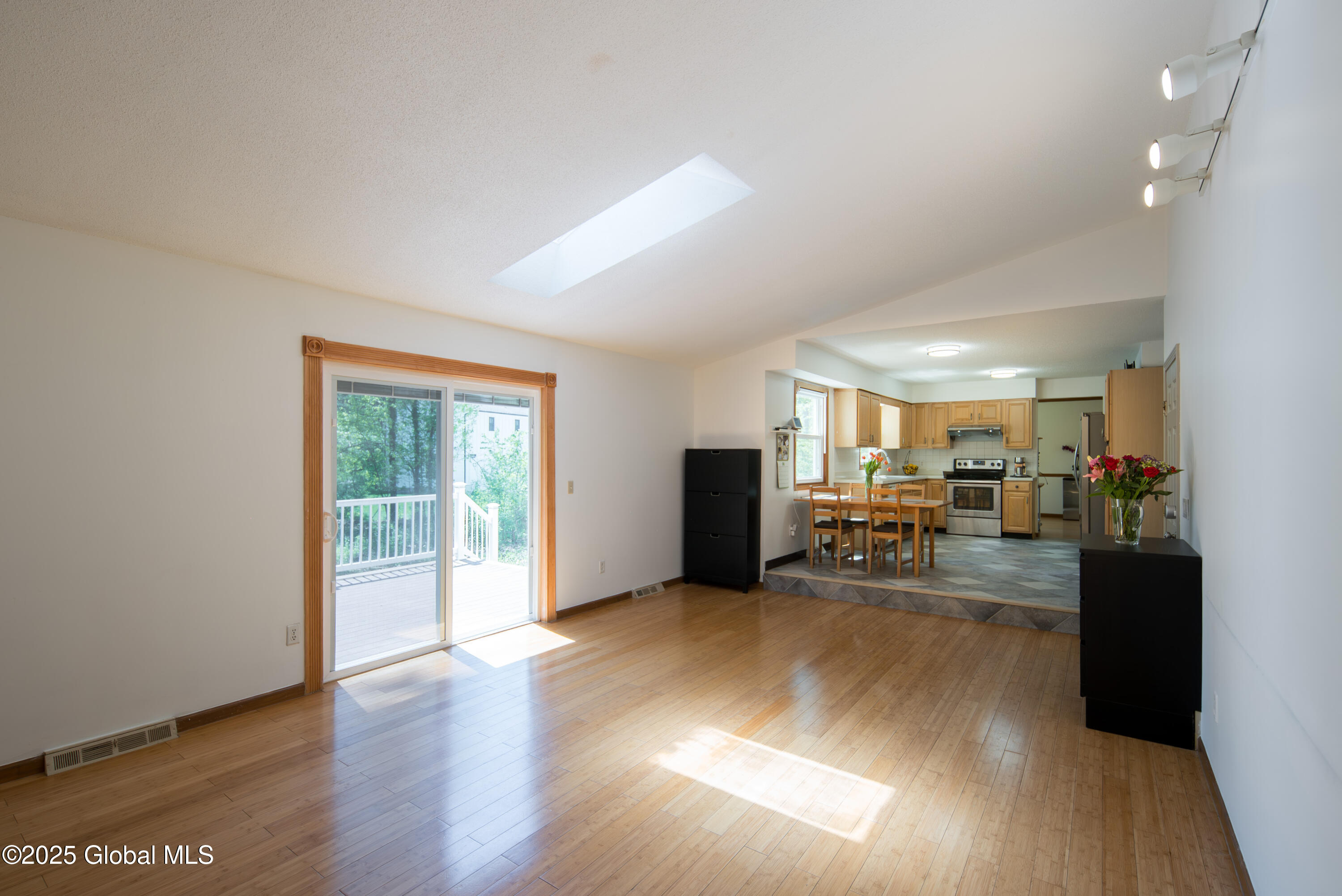 61 Esopus Drive, Clifton Park, New York image 12