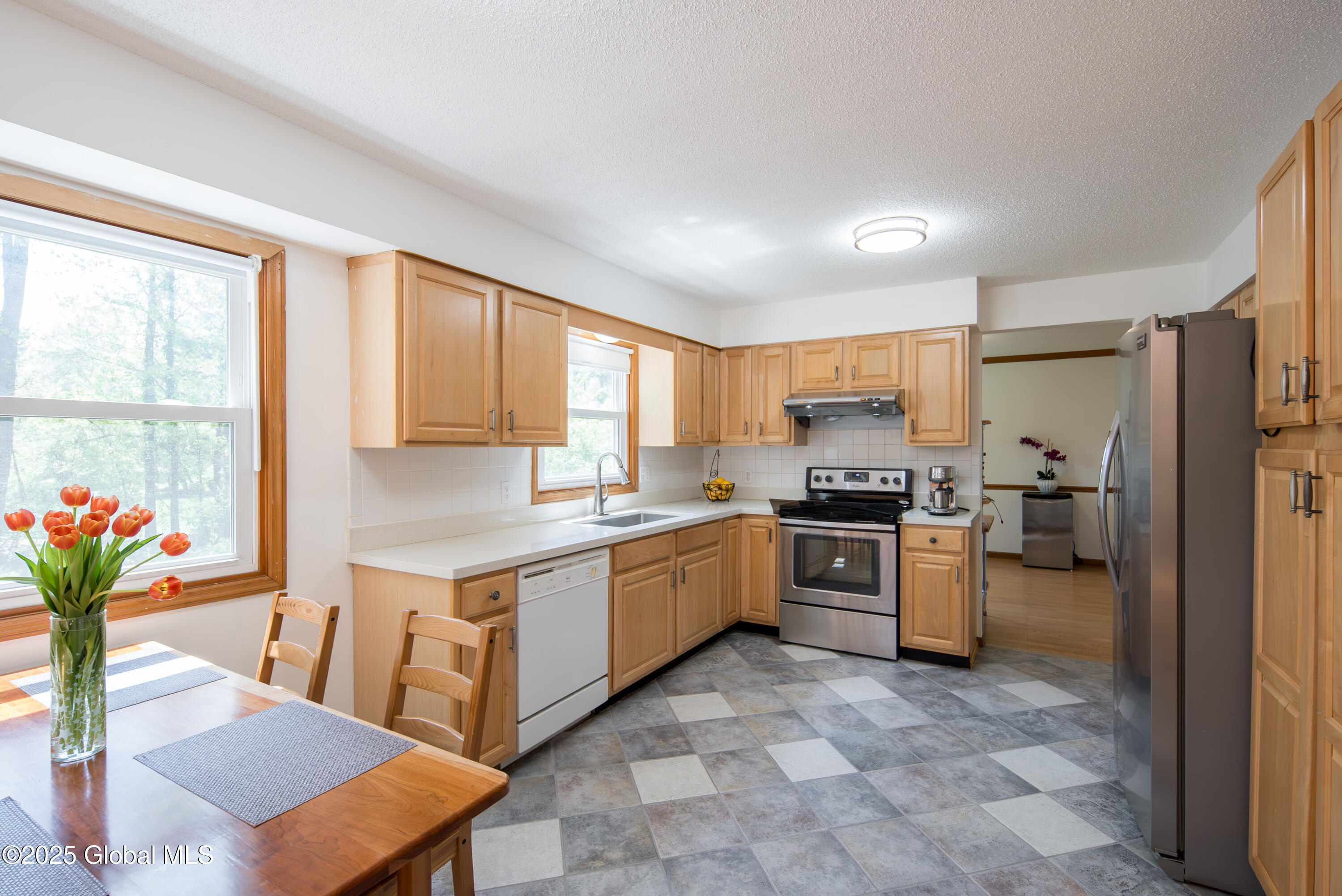 61 Esopus Drive, Clifton Park, New York image 6