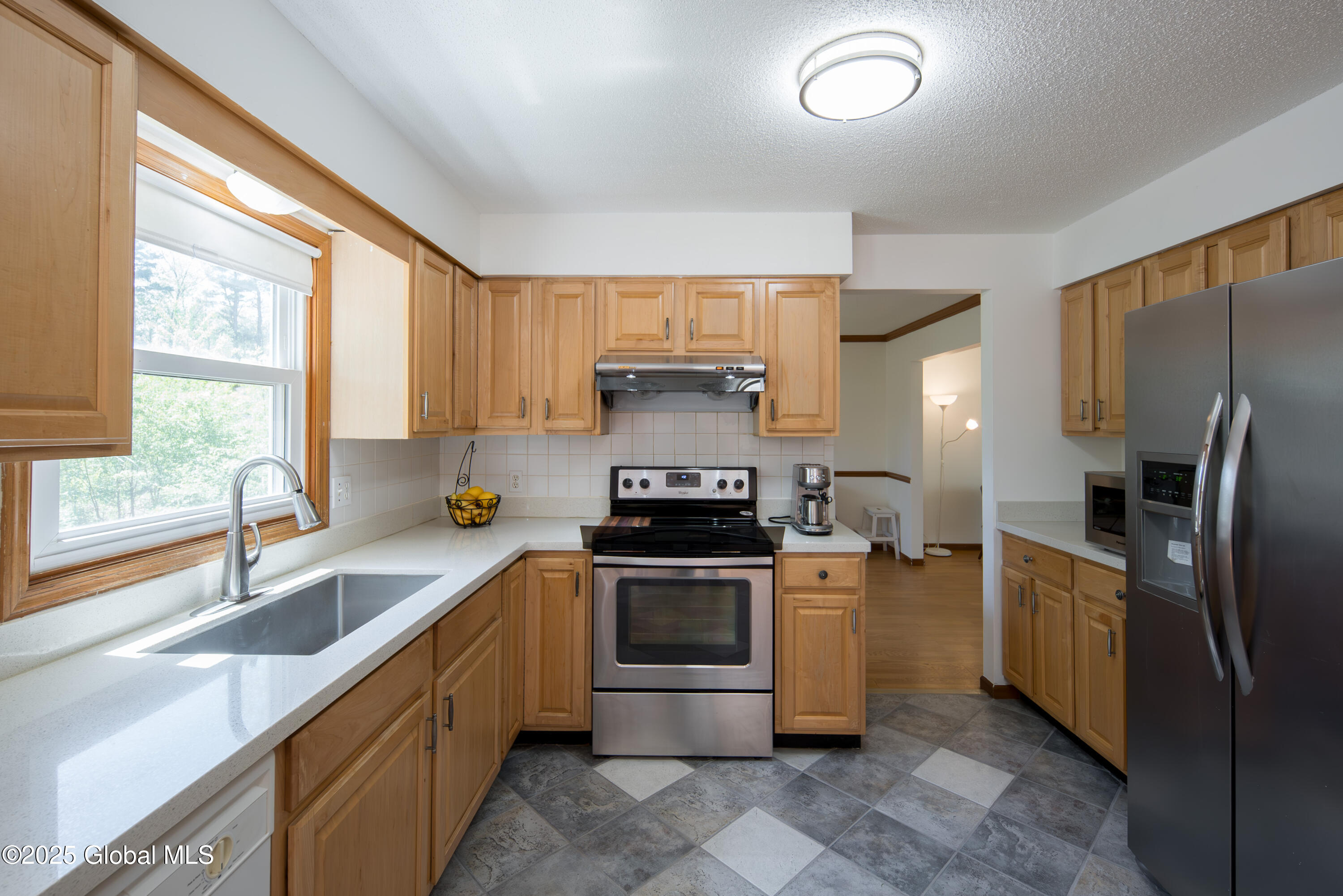 61 Esopus Drive, Clifton Park, New York image 3